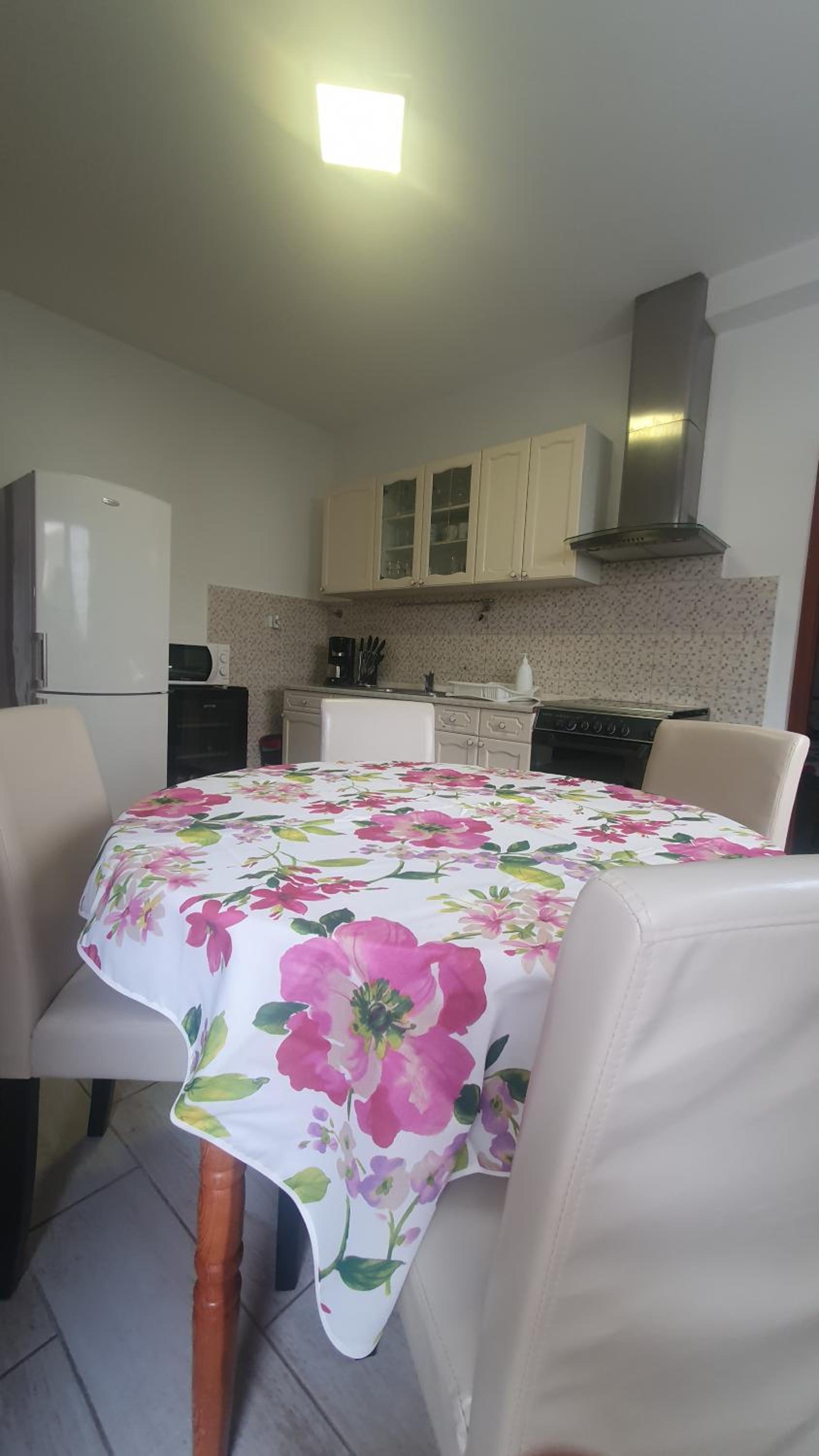 Apartment Rafael view 2