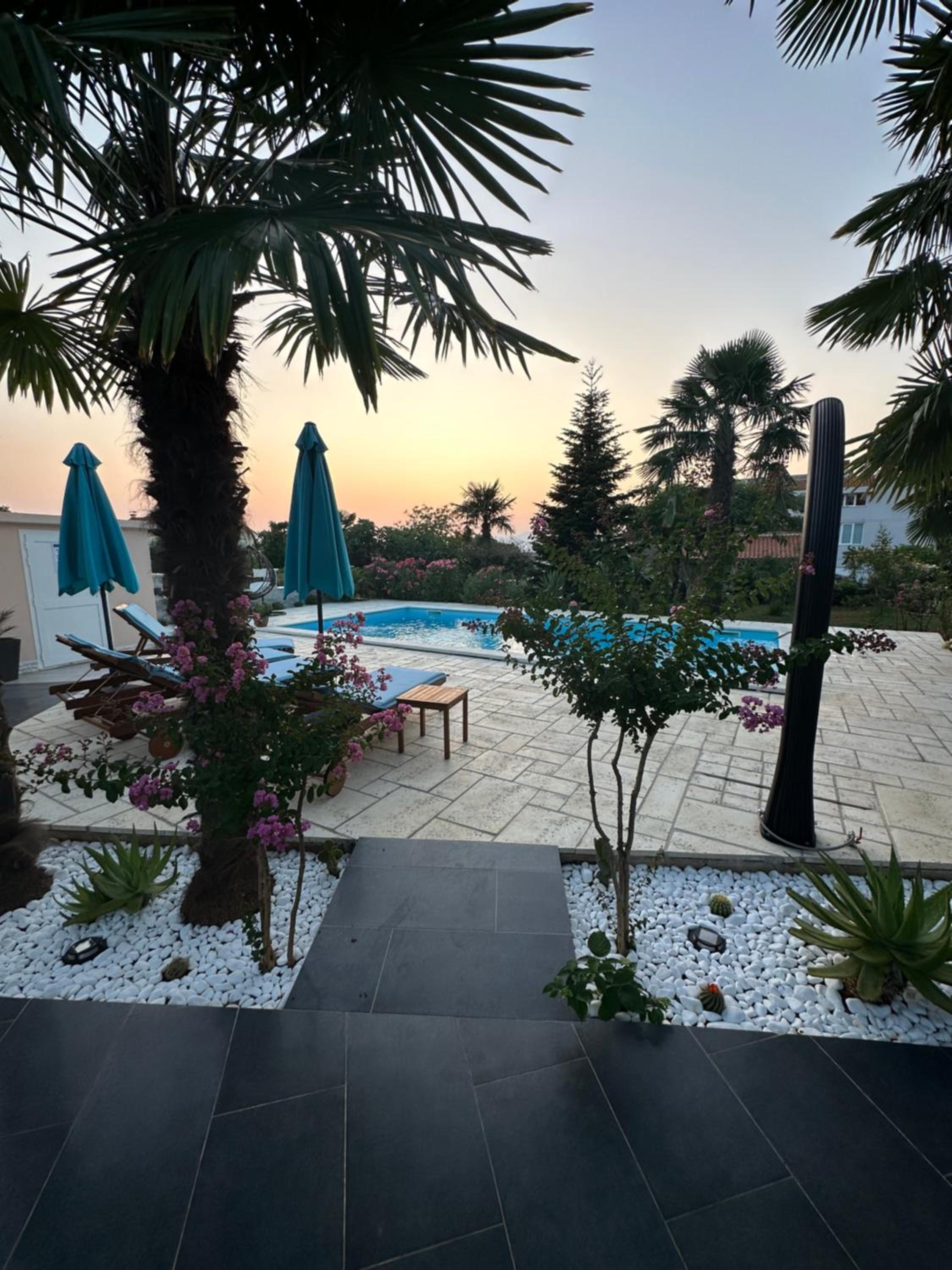 Holiday House Serenity view 3
