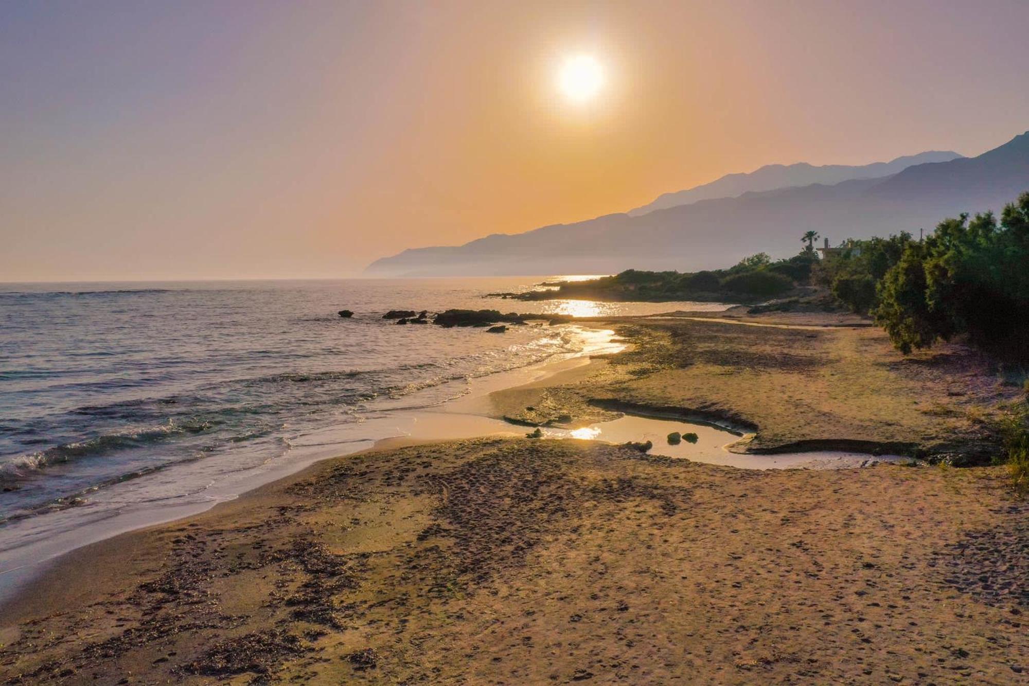Levantes - Walk To Beach - AC WIFI