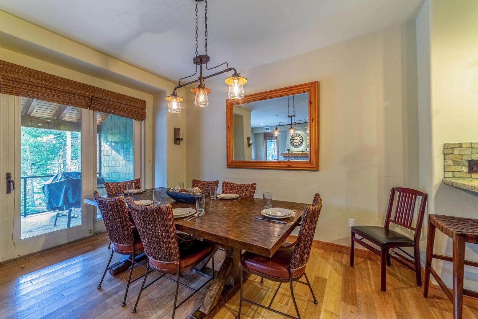 413 - Luxurious Townhome - Private Jacuzzi Patio view 4