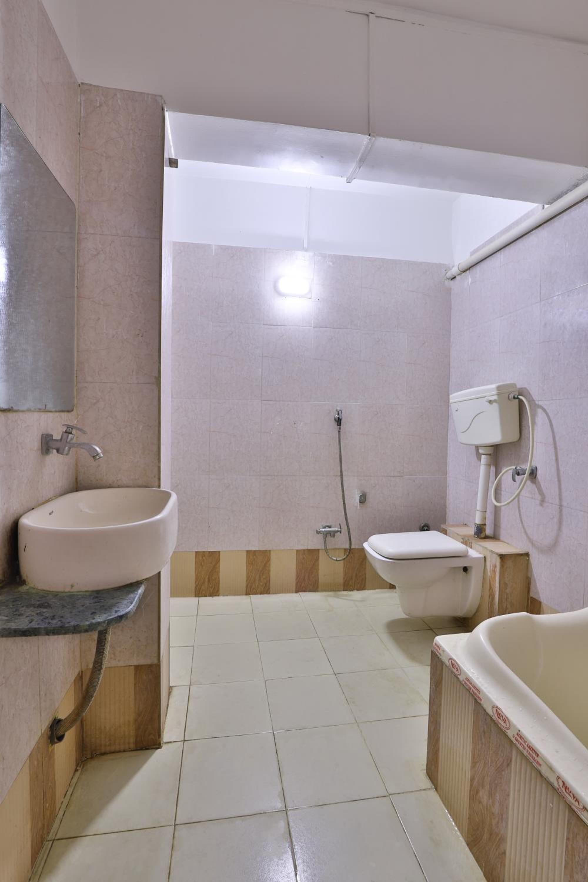 HOTEL MUKUND PALACE