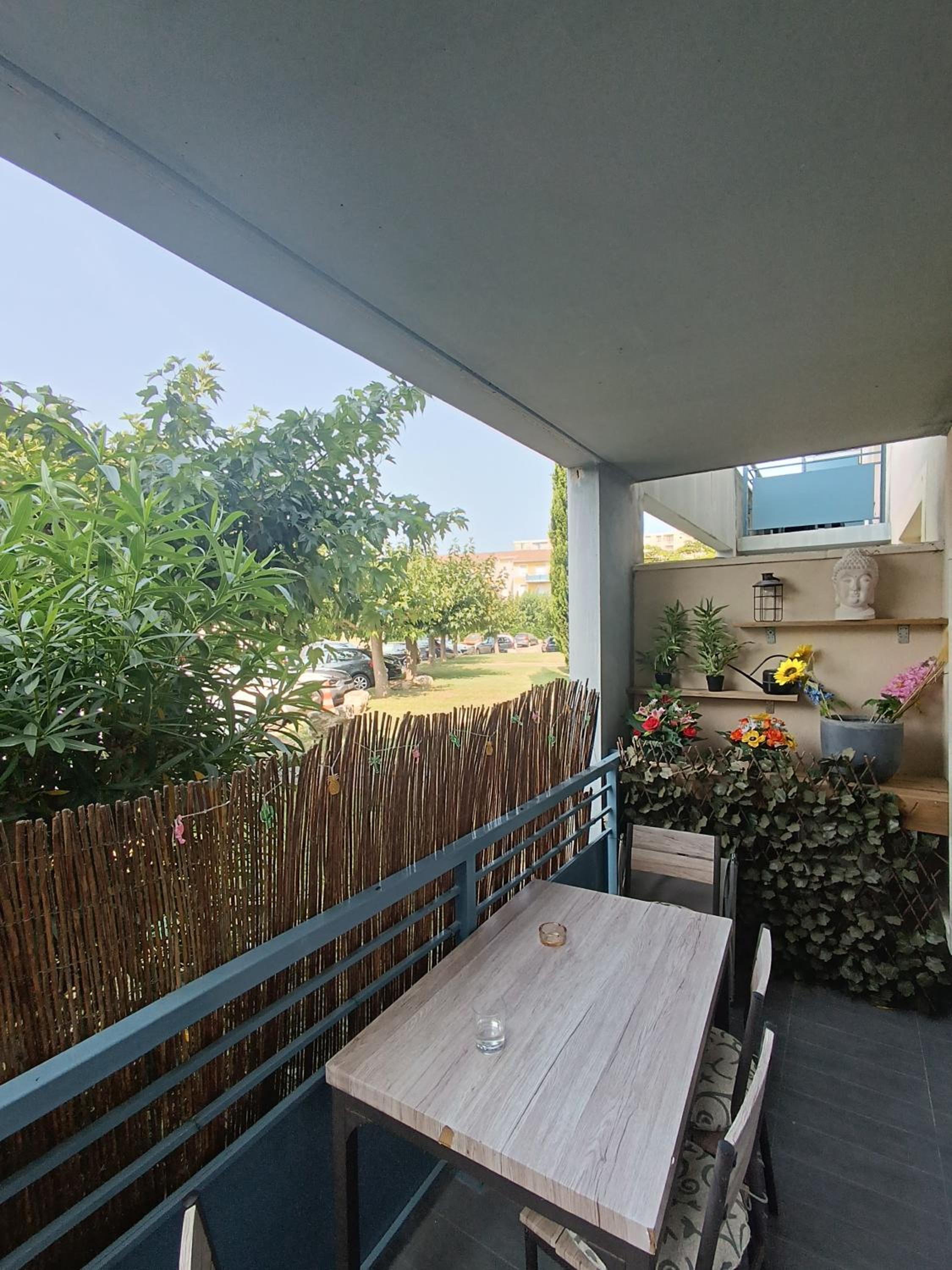 high standing apart 55m2 - reserved parking - 1 room