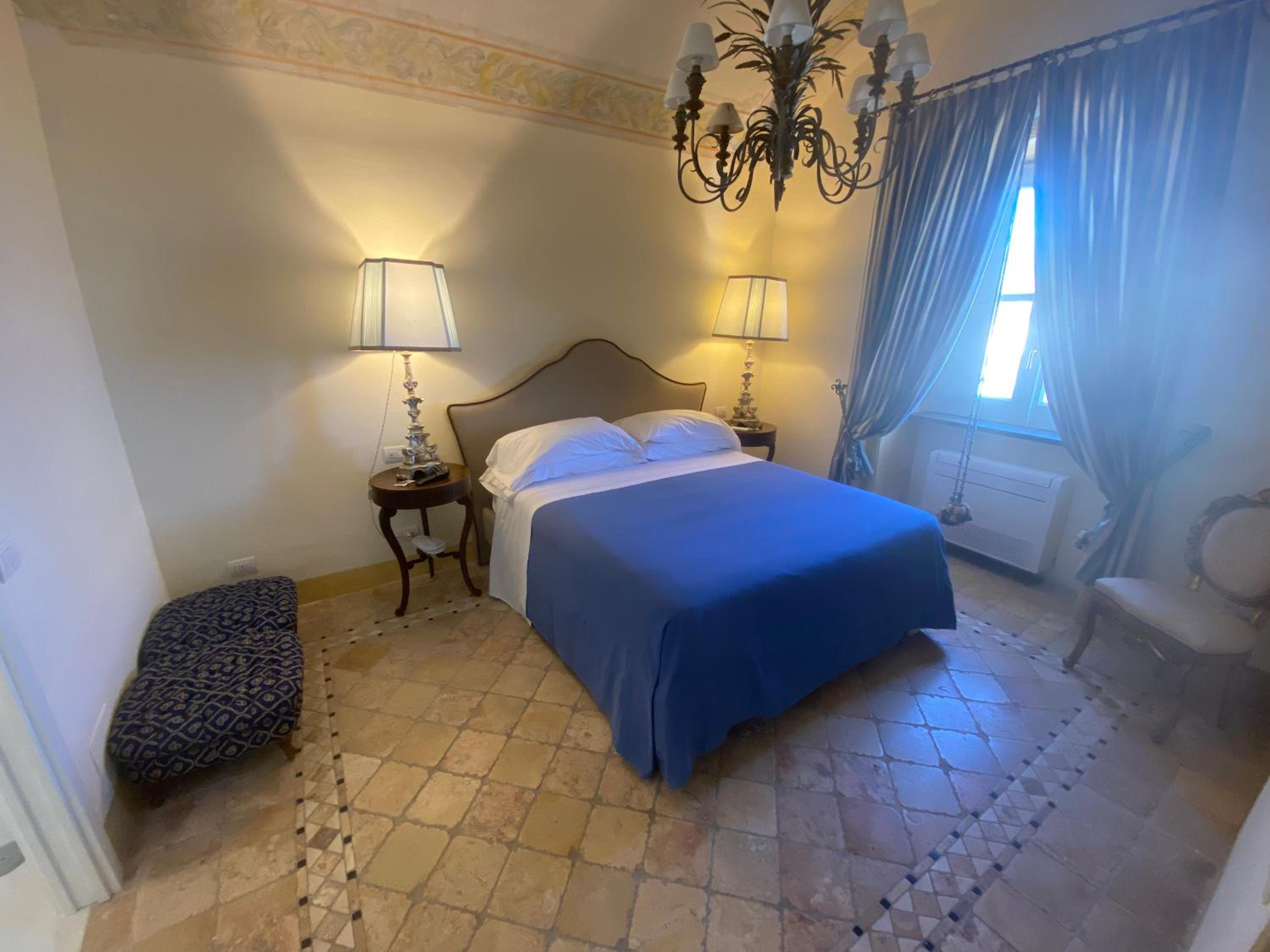 Casa Raiola by CapriRooms view 5