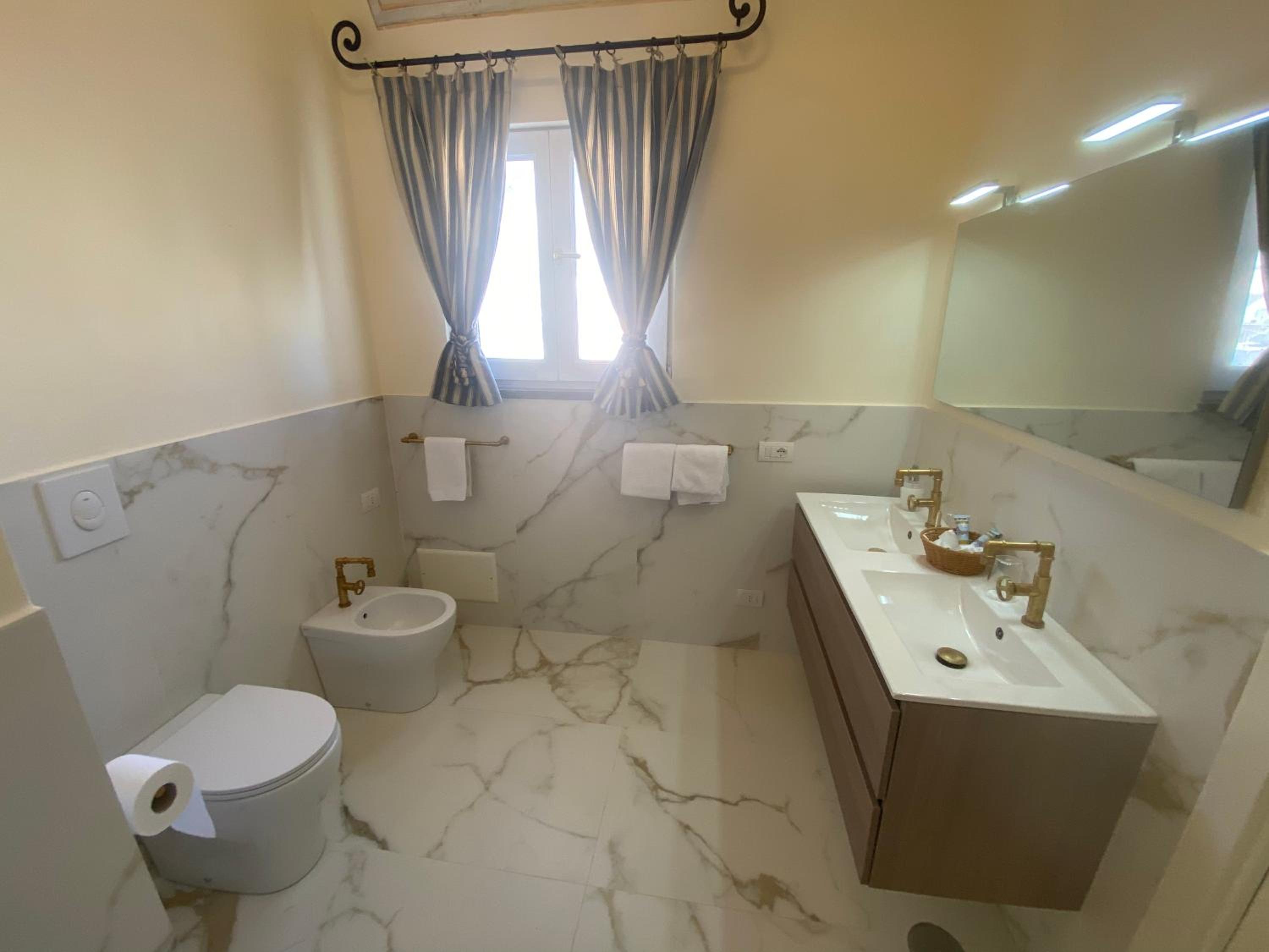 Casa Raiola by CapriRooms view 4