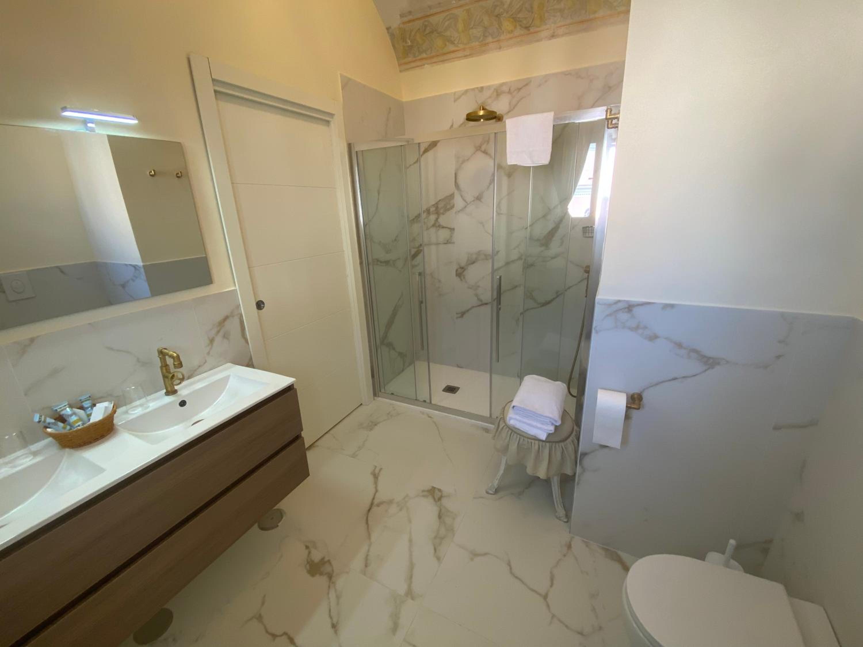 Casa Raiola by CapriRooms view 2