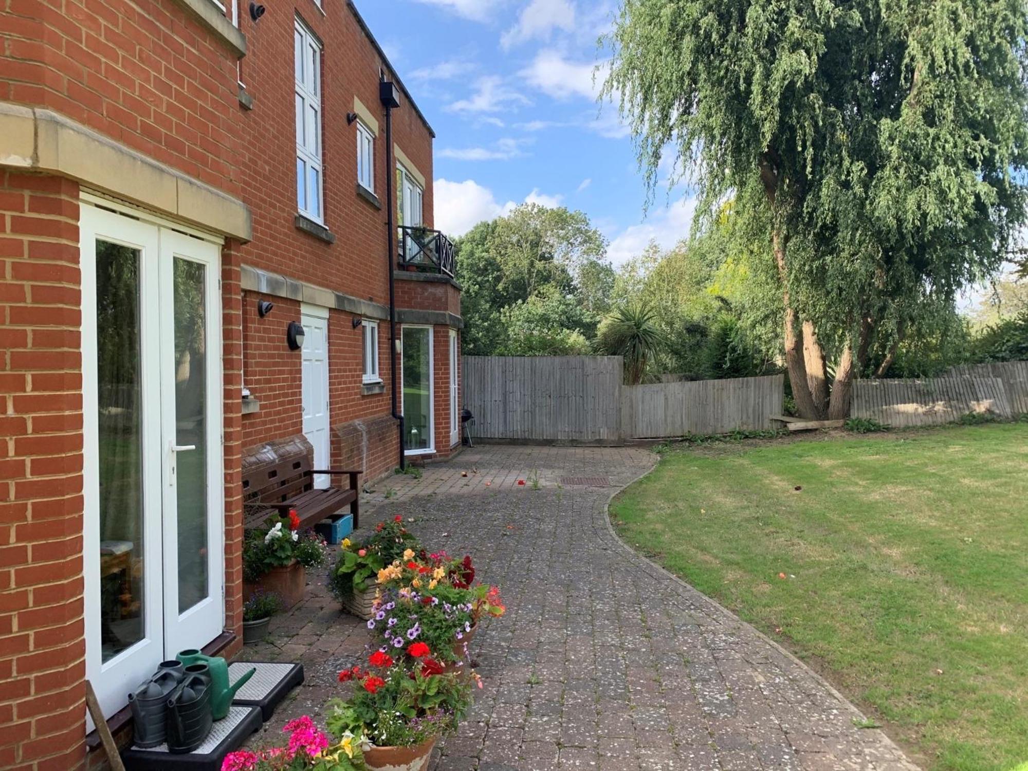 Flat 60, Longborn view 5