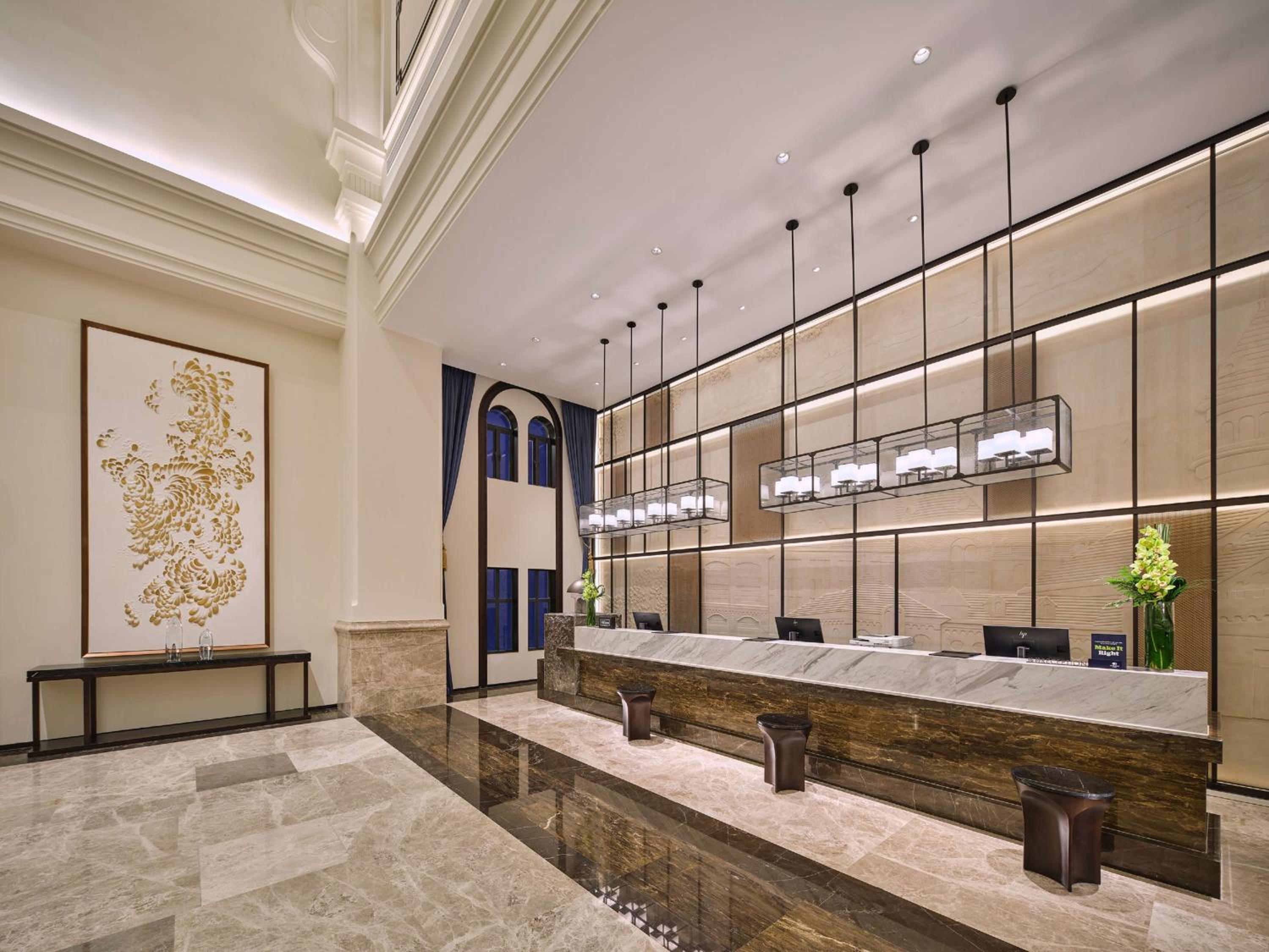 Lobby & Reception