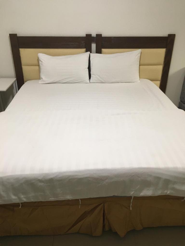 Dim Hotel Rooms