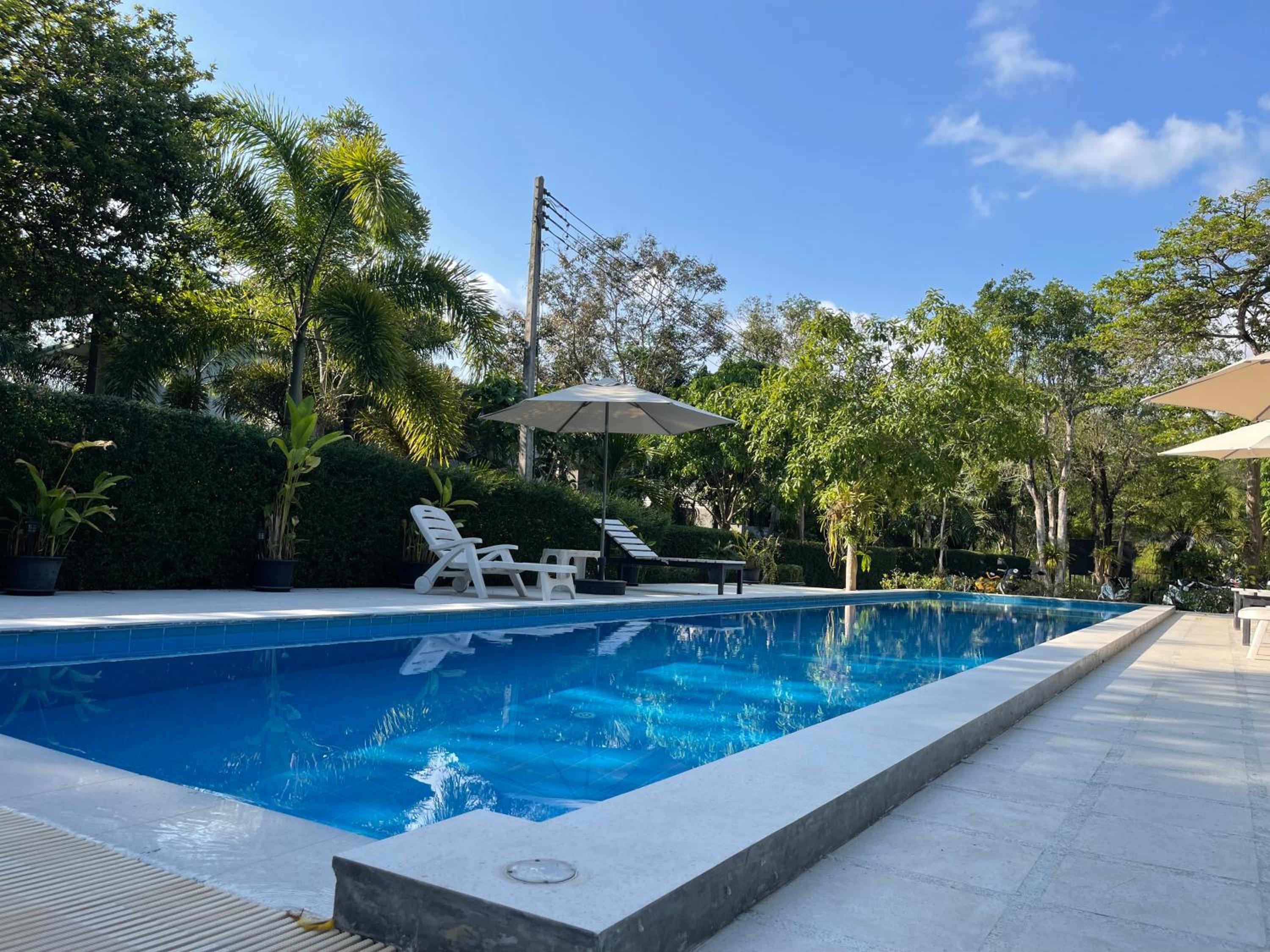 swimming pool