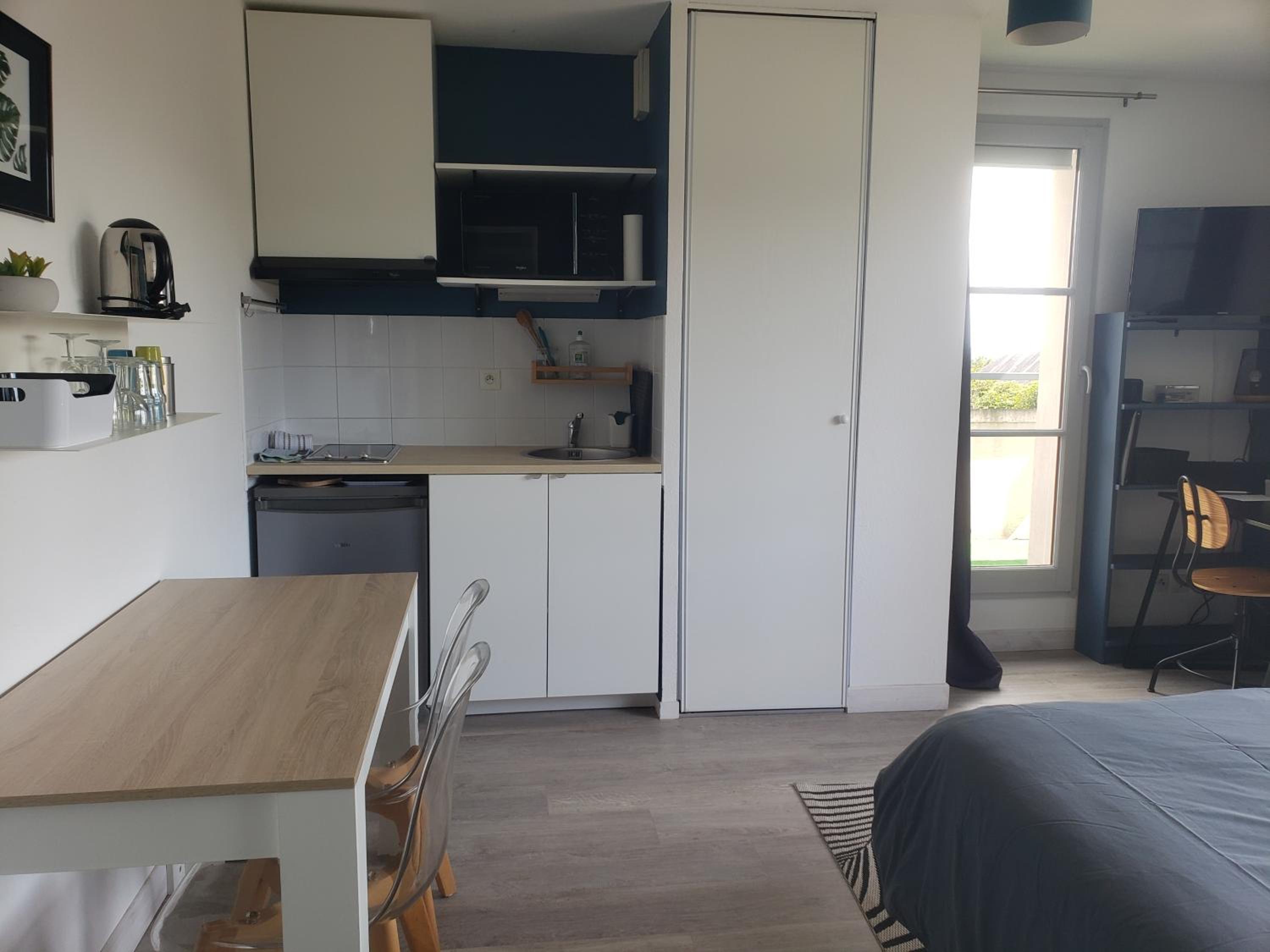 LE VINCI Studio tout confort proche centre ville avec terrasse et parking view 5