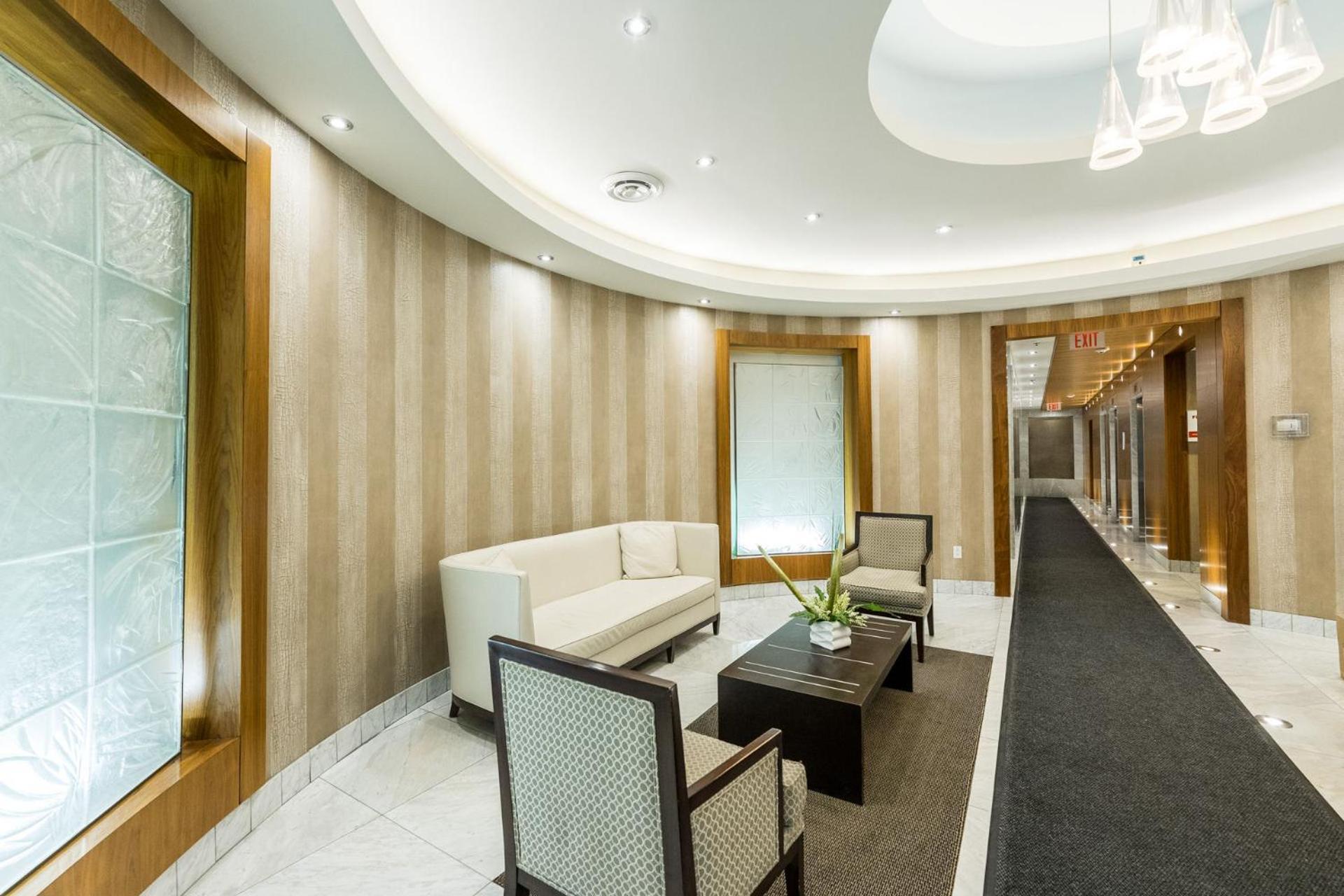 Sky Suites Yorkville - Image 3