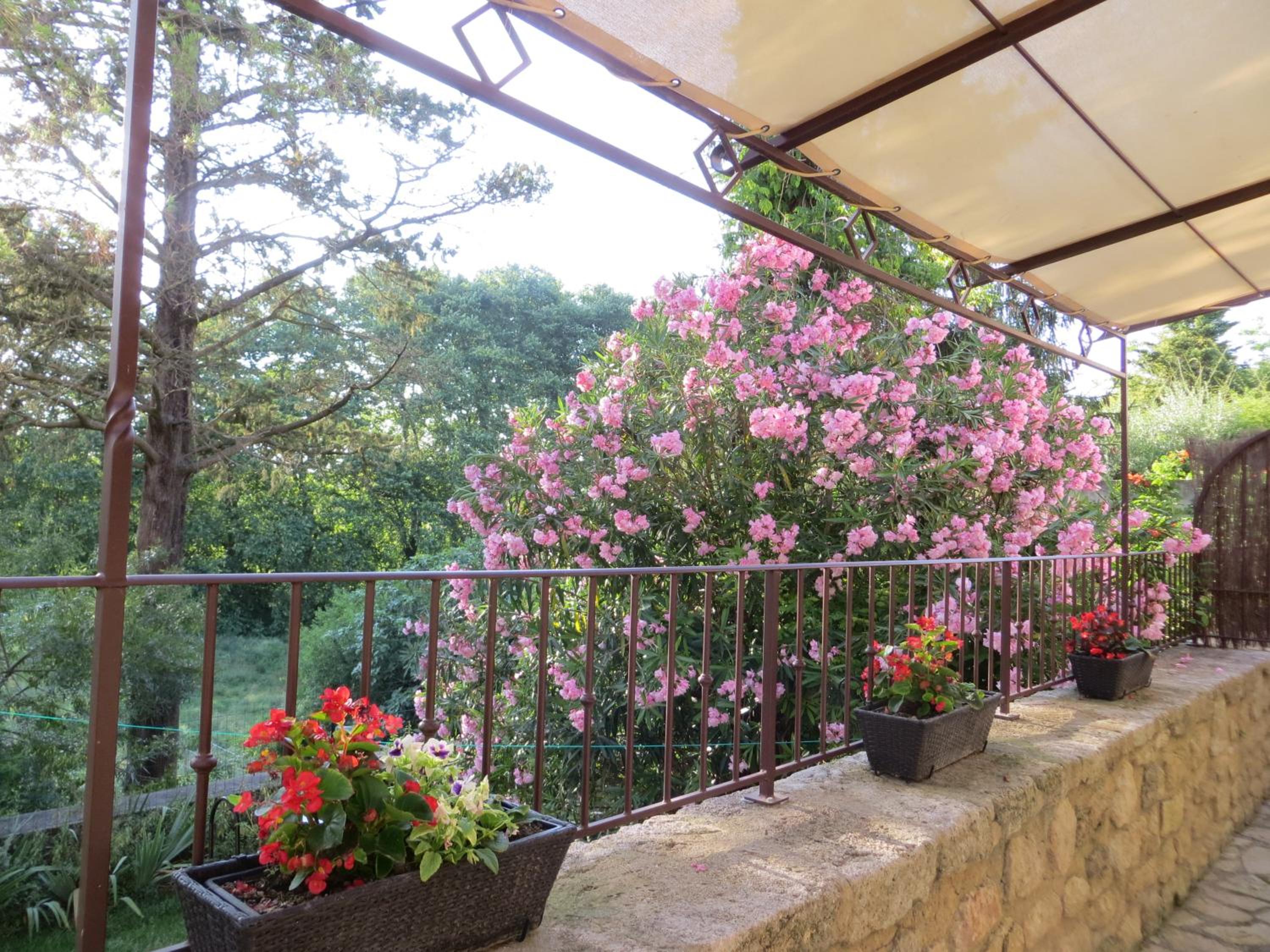 balcony