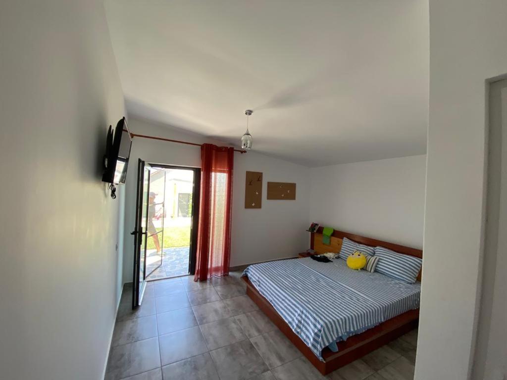 Vara la Corbu view 3