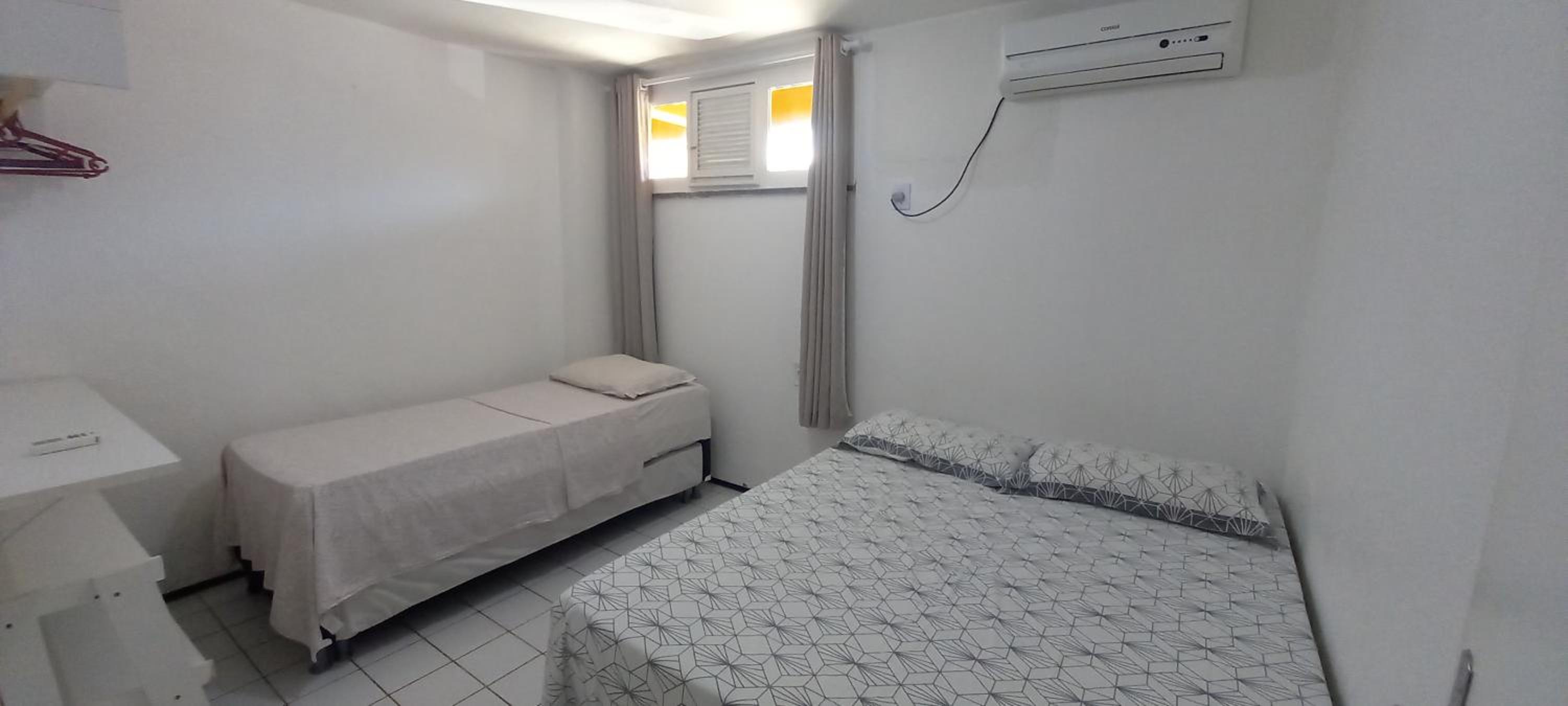 Ap 2 qts - Fortaleza - Praia do Futuro - Piscinas - WiFi - Ar-cond - Garagem