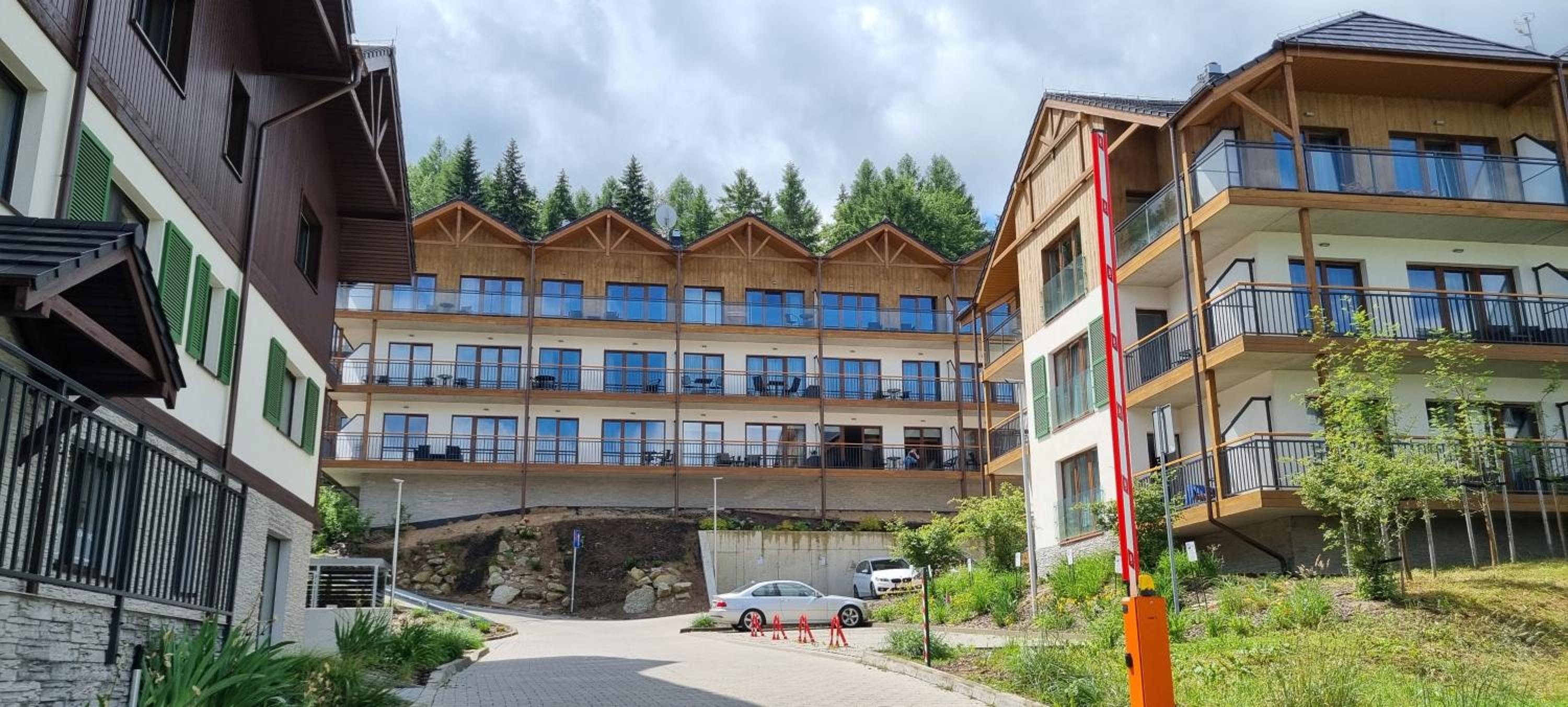 Karpatia Resort Apartament Krystallos view 2