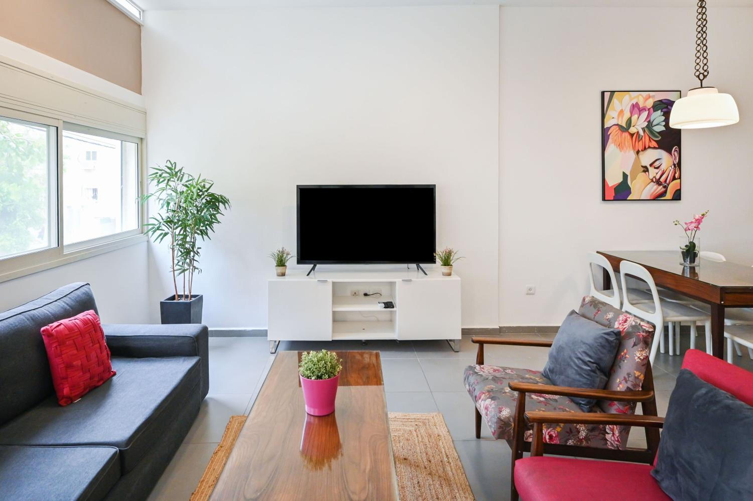 Great 2BR in Lassale street by HolyGuest
