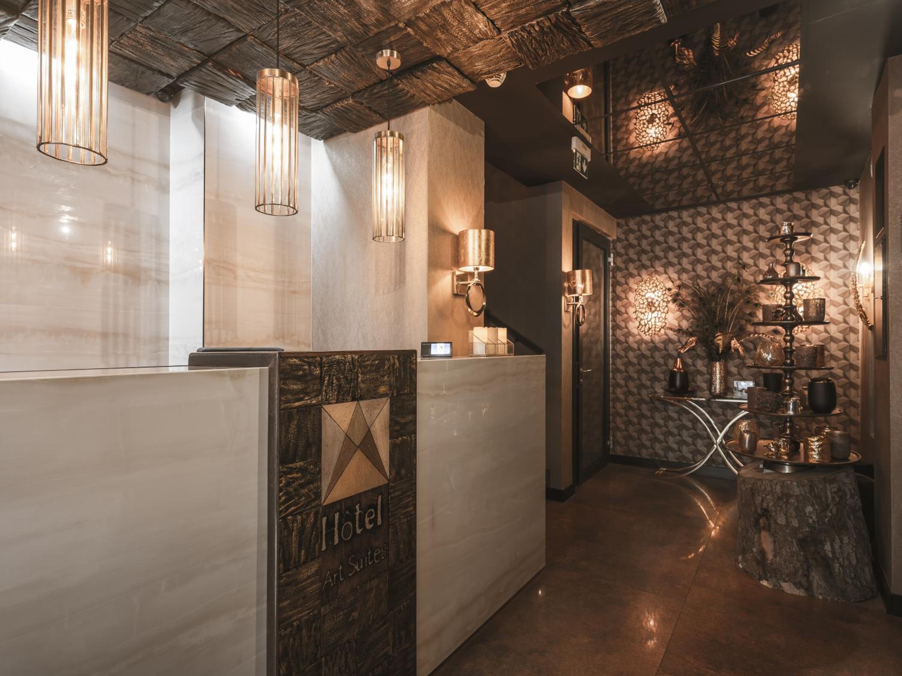Lobby & Reception