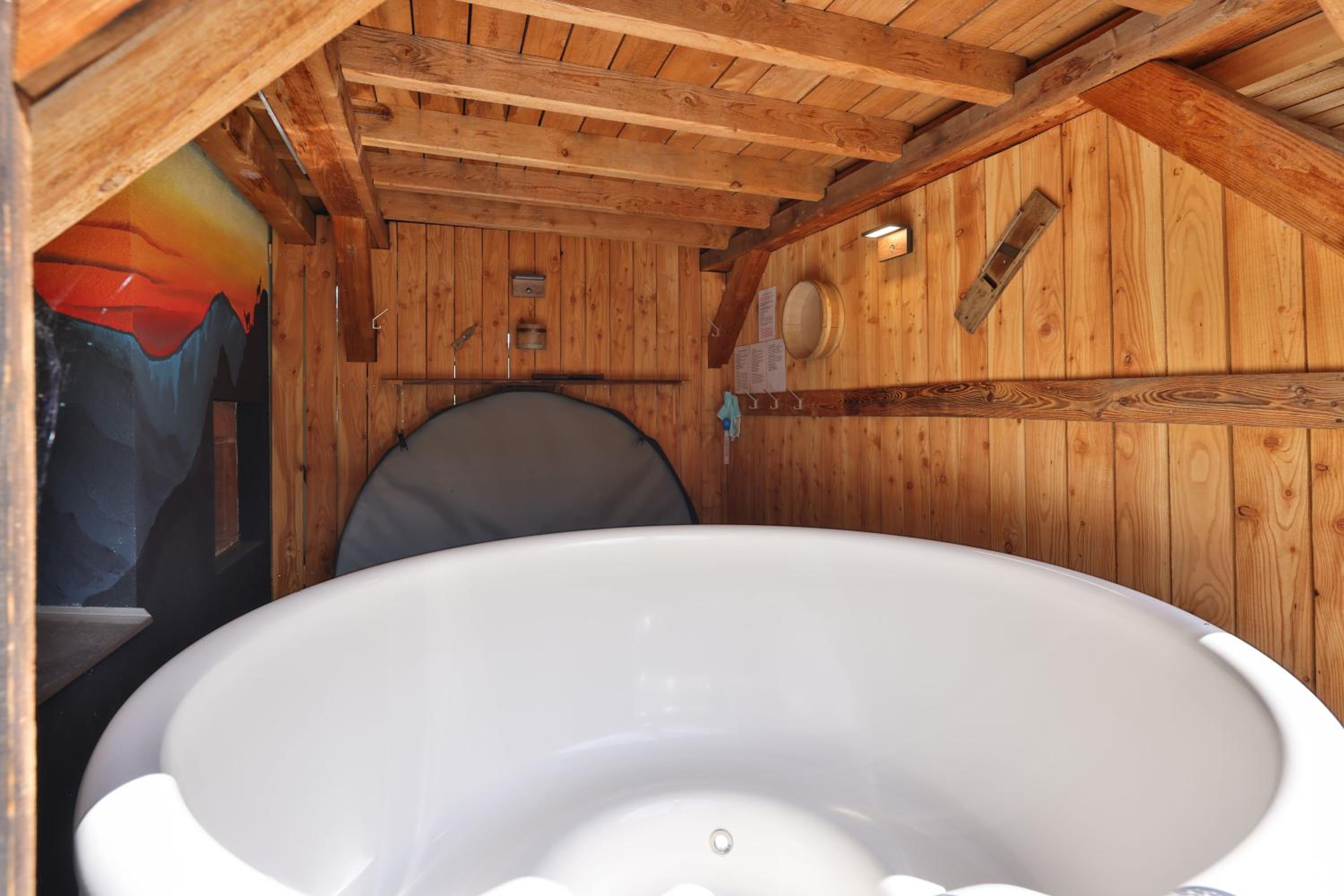 Le Chalet du Tanet spa sauna terrasse en Alsace view 4
