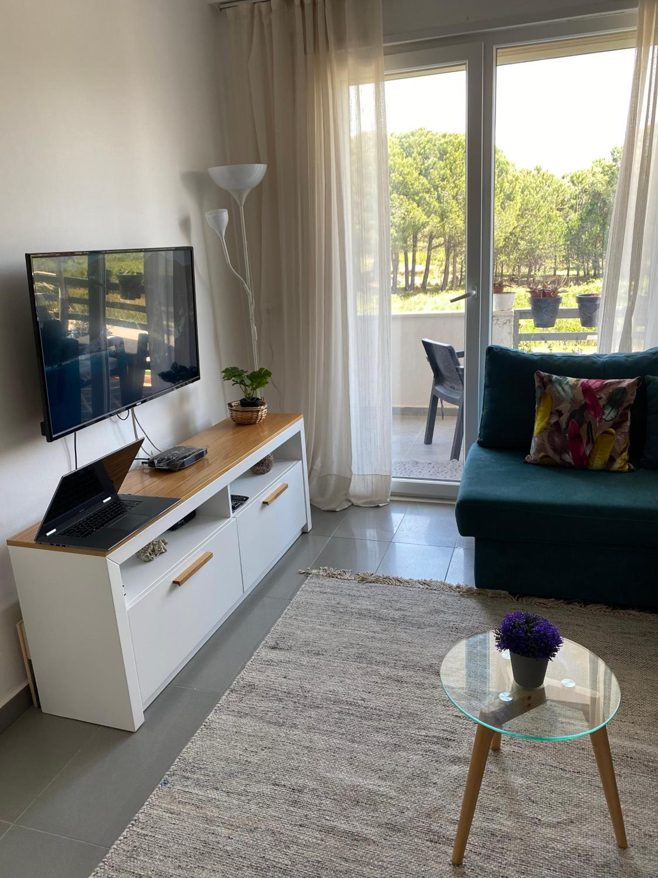 Hanah Apartment - Gjiri Lalzit Lura 3