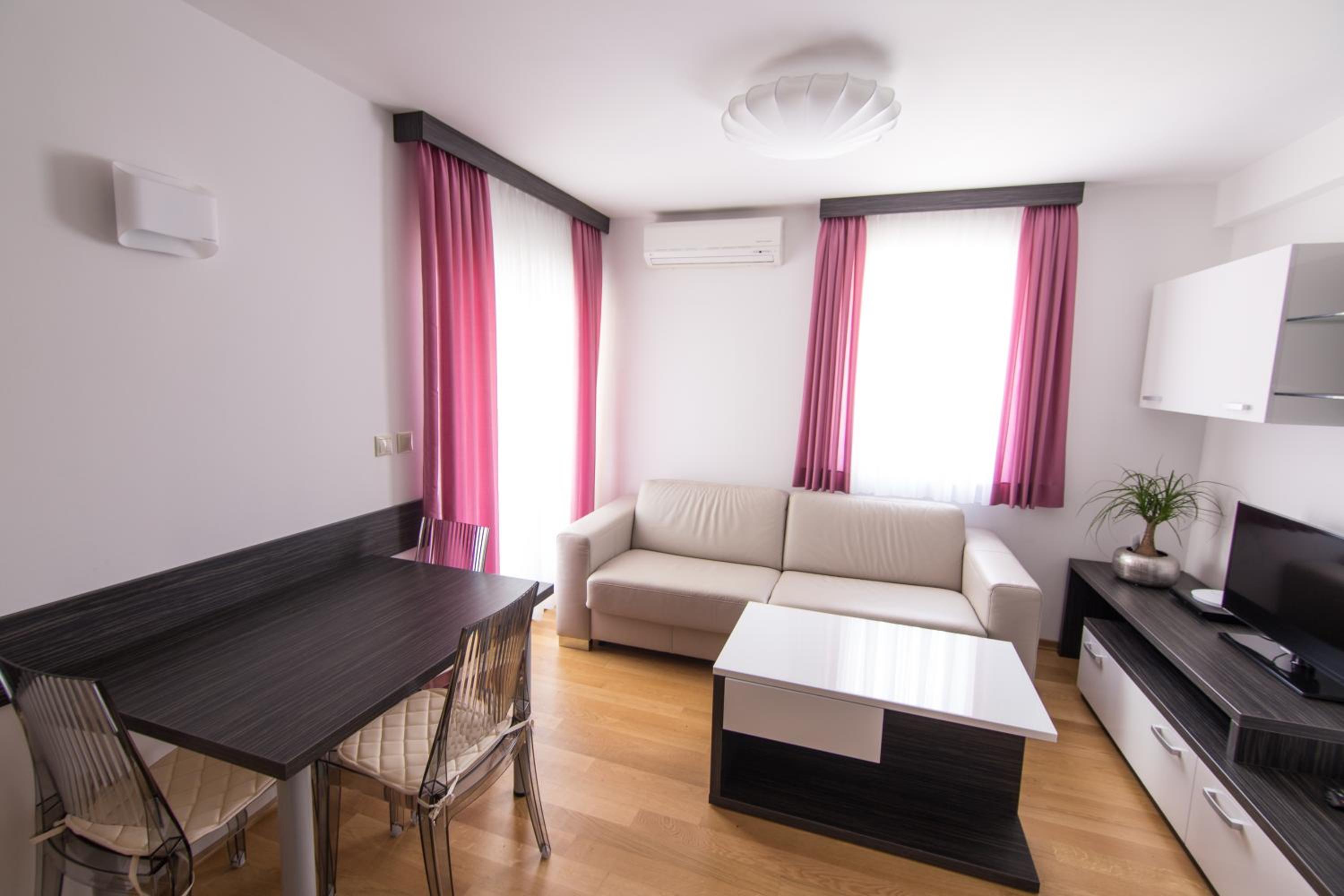 Apartments Villa Novak 1