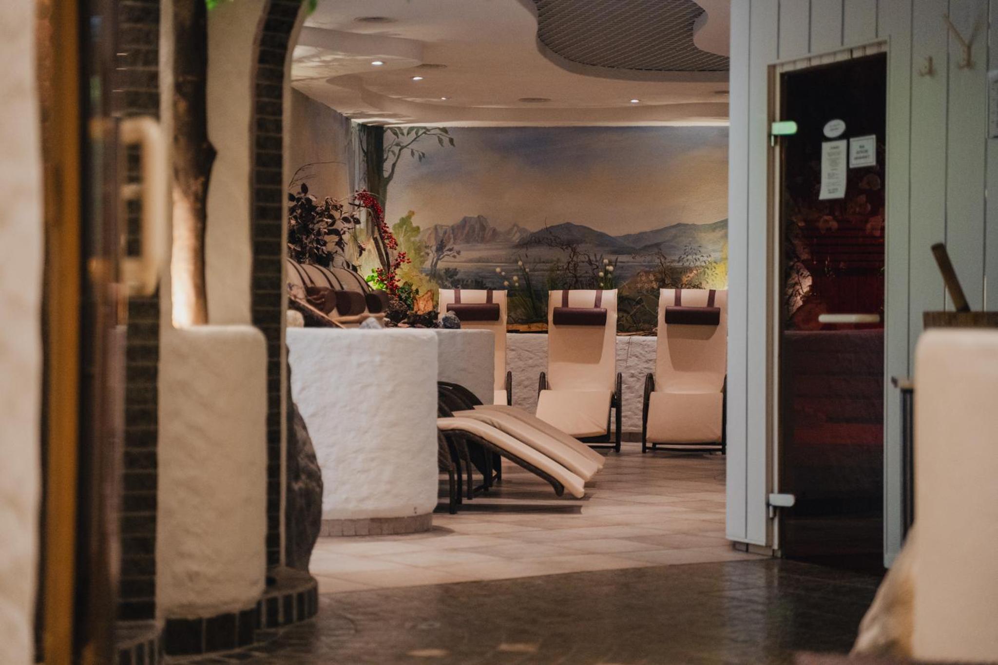Lobby & Reception
