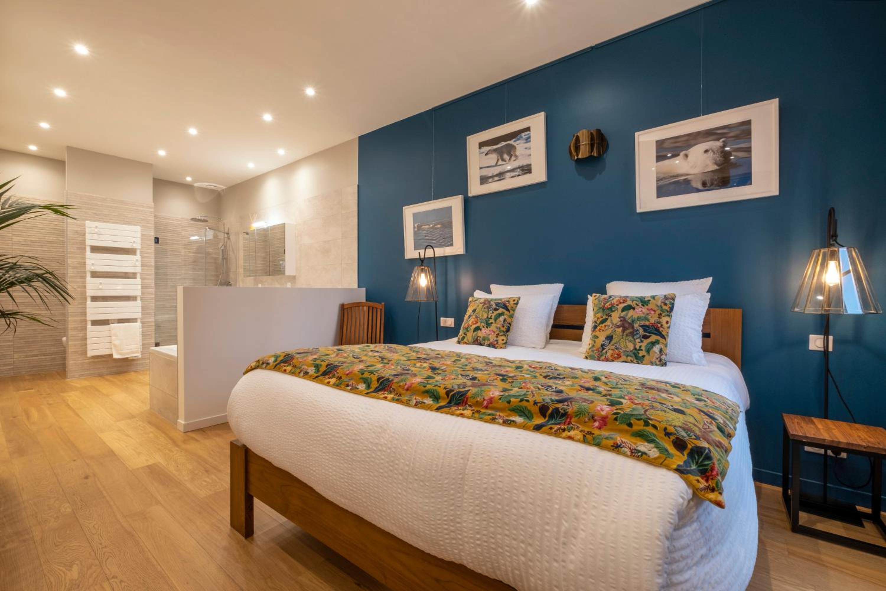 Escale Rochelaise B&B, SPA bain nordique et sauna tonneau view 4
