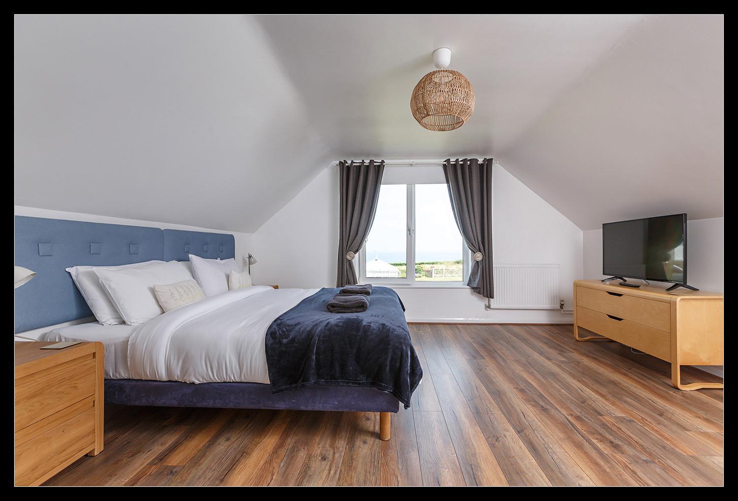 Overcliff Lodge, Mundesley sea view, sleeps 22