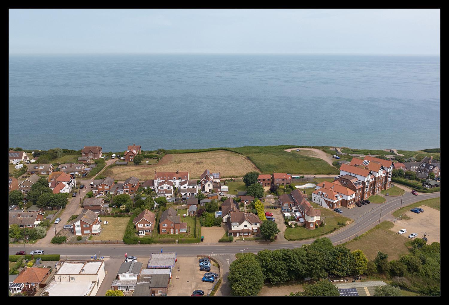 Overcliff Lodge, Mundesley sea view, sleeps 22