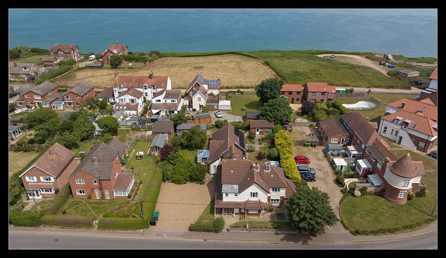 Overcliff Lodge, Mundesley sea view, sleeps 22