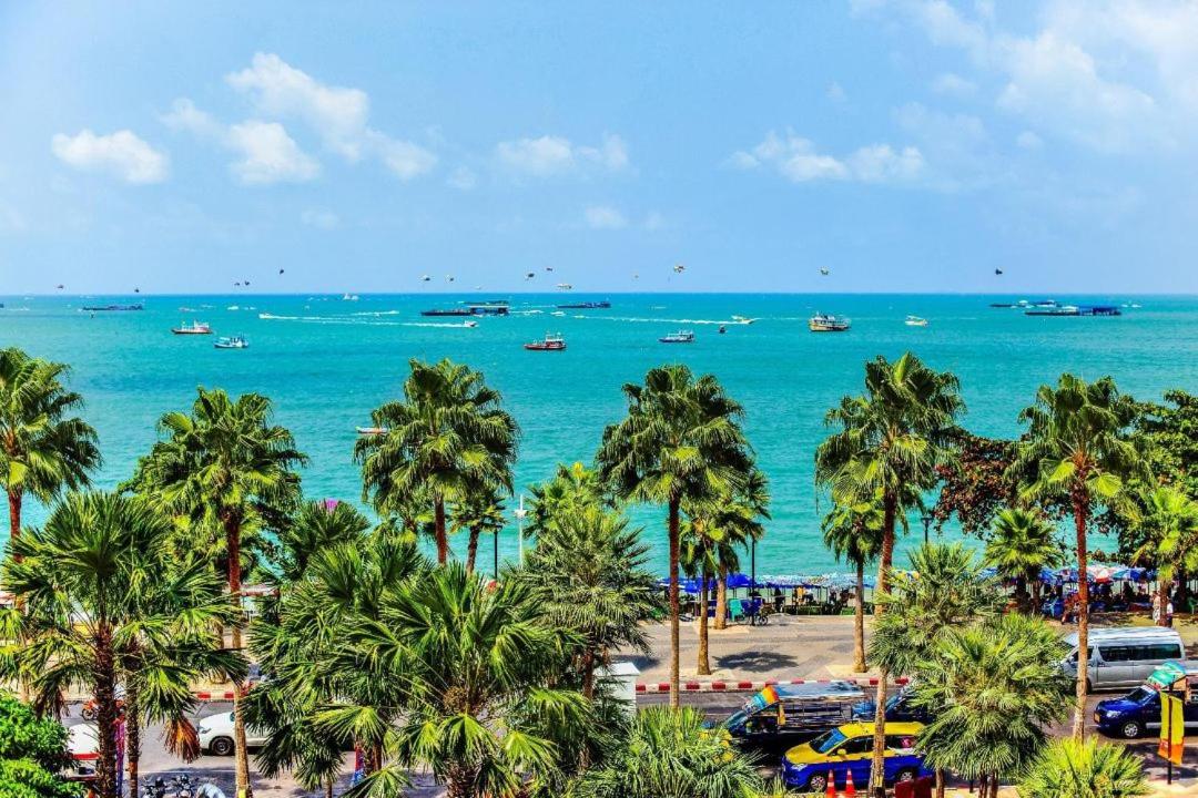 Pattaya Fnb Central Infinity Pool
