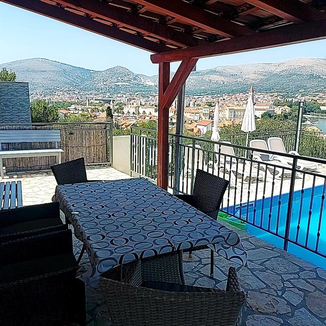 Apartmani Balan s vanjskim bazenom