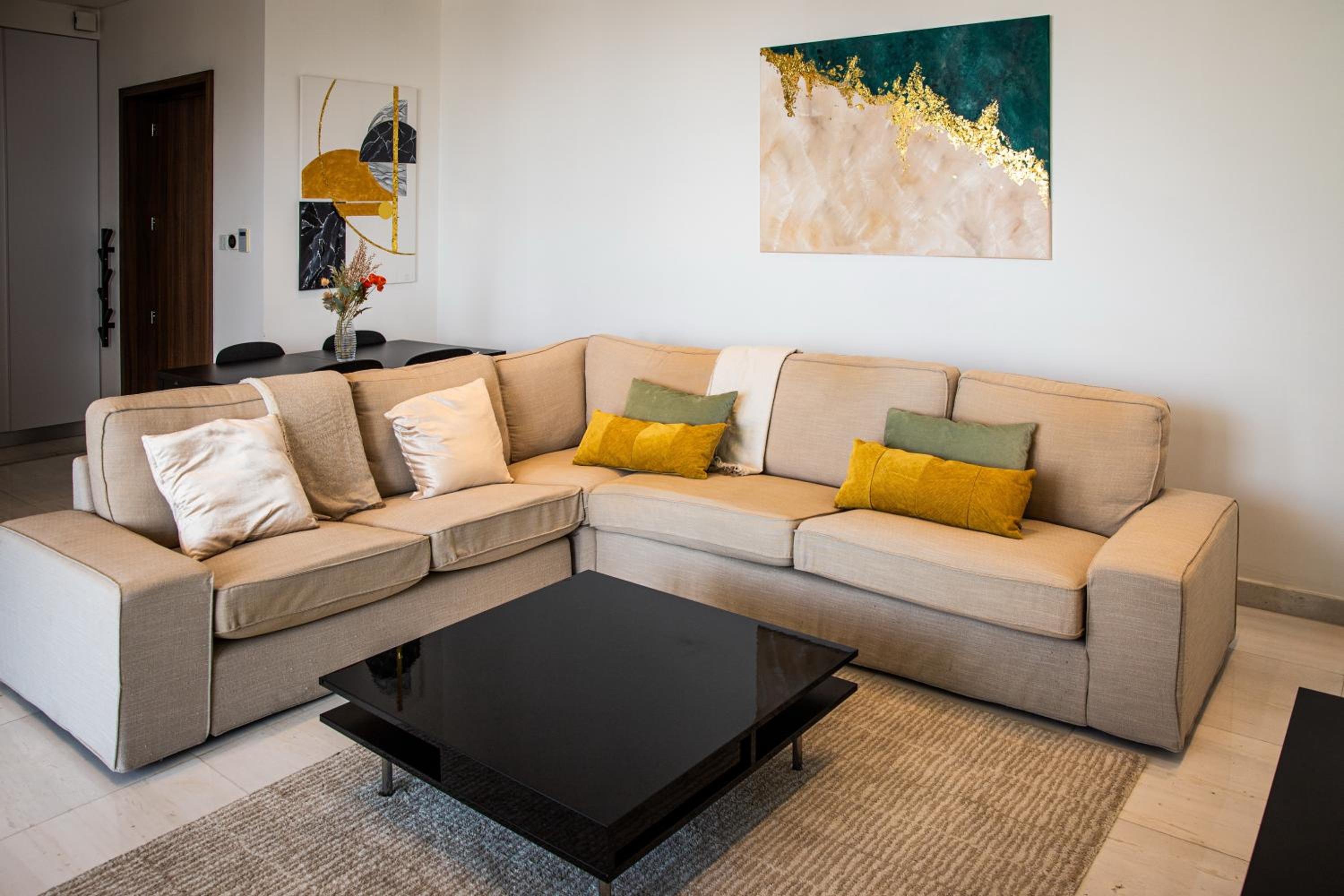 Phaedrus Living: 360 Tower Luxury Flat