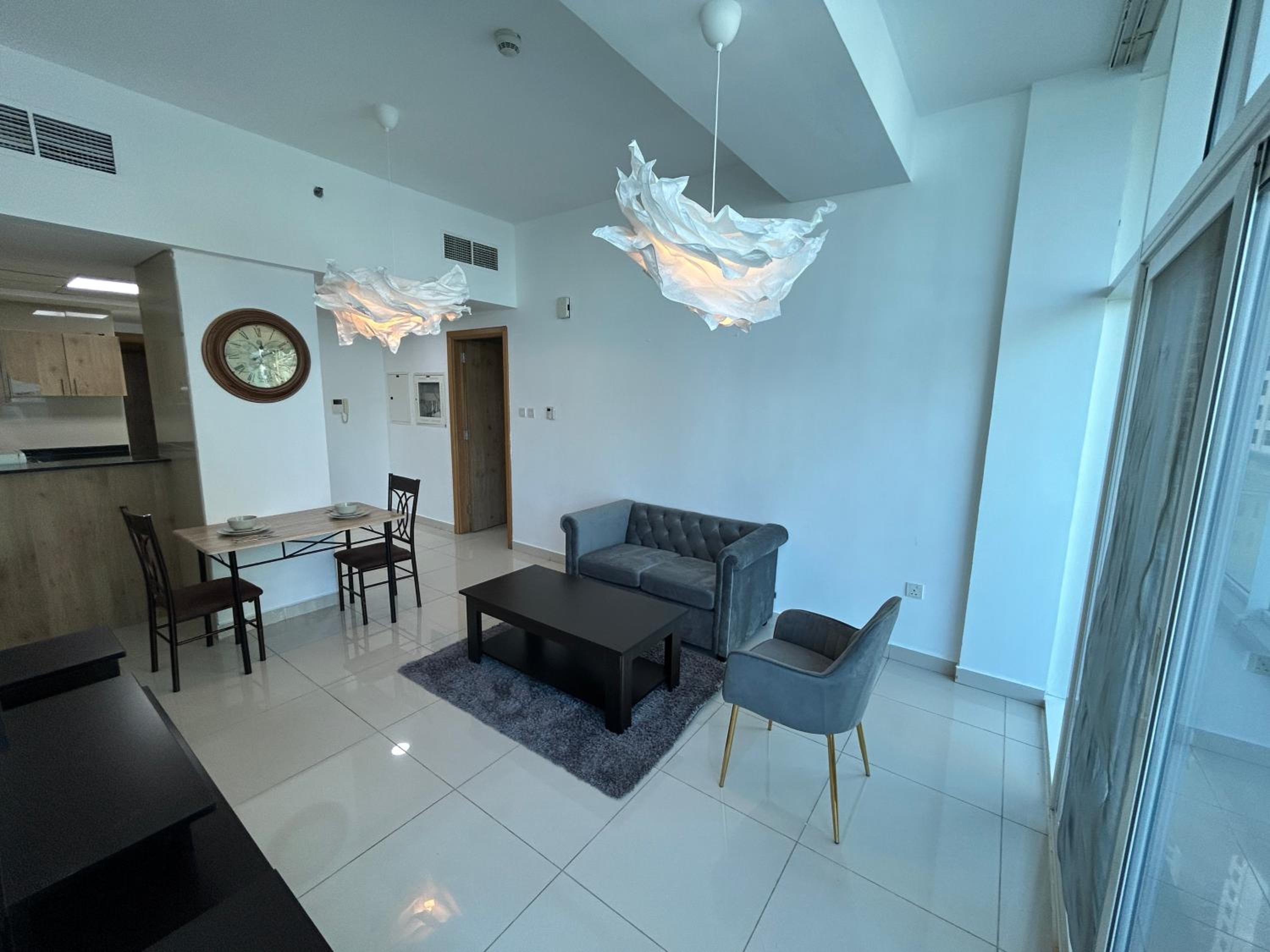 Golden Stay Vacation Homes continental tower marina