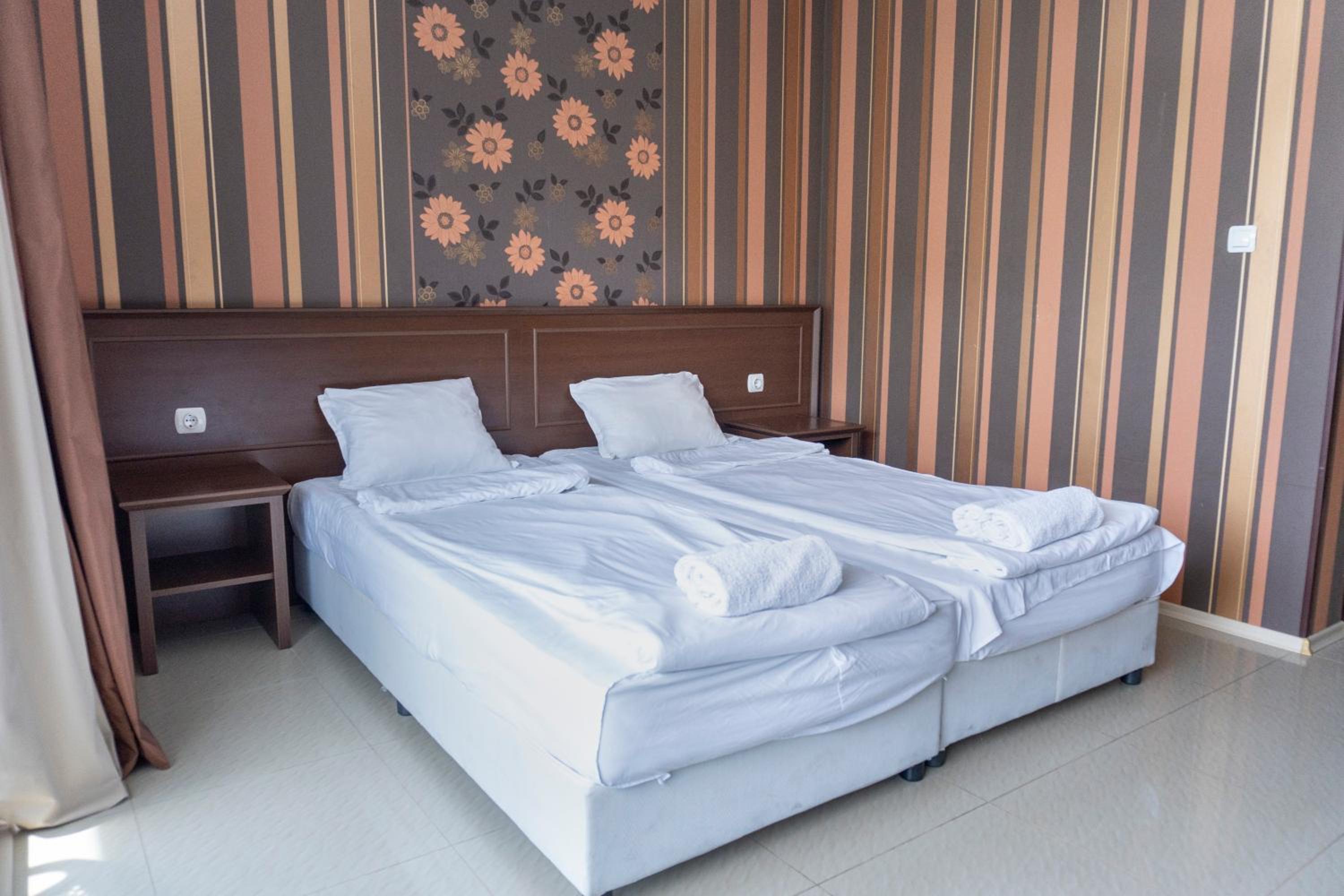 Deluxe Apartments Gallery 2 view 5