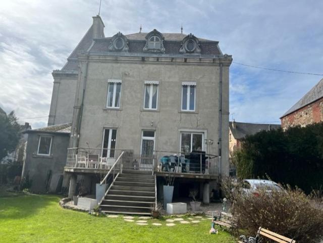 Le Petit Chateau