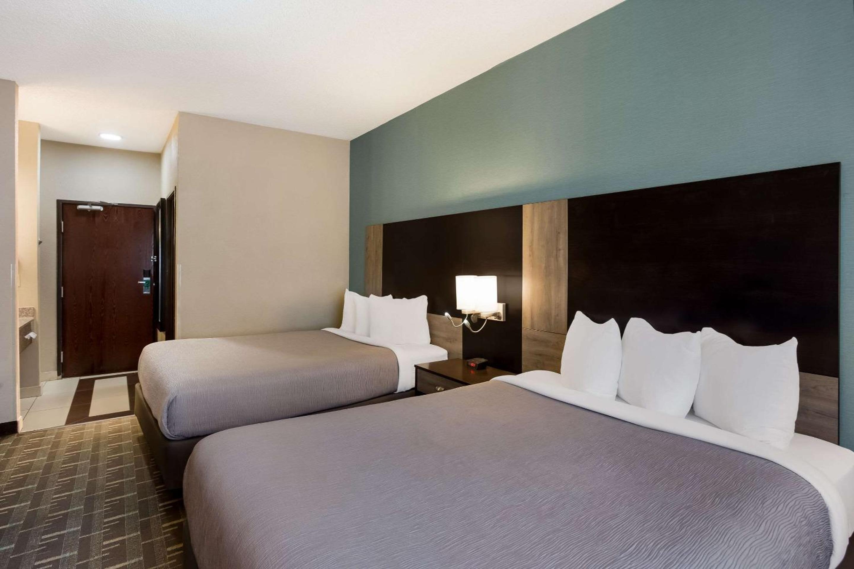 Galesburg Vacations - Quality Inn Galesburg near US Highway 34 and I-74 - Property Image 12