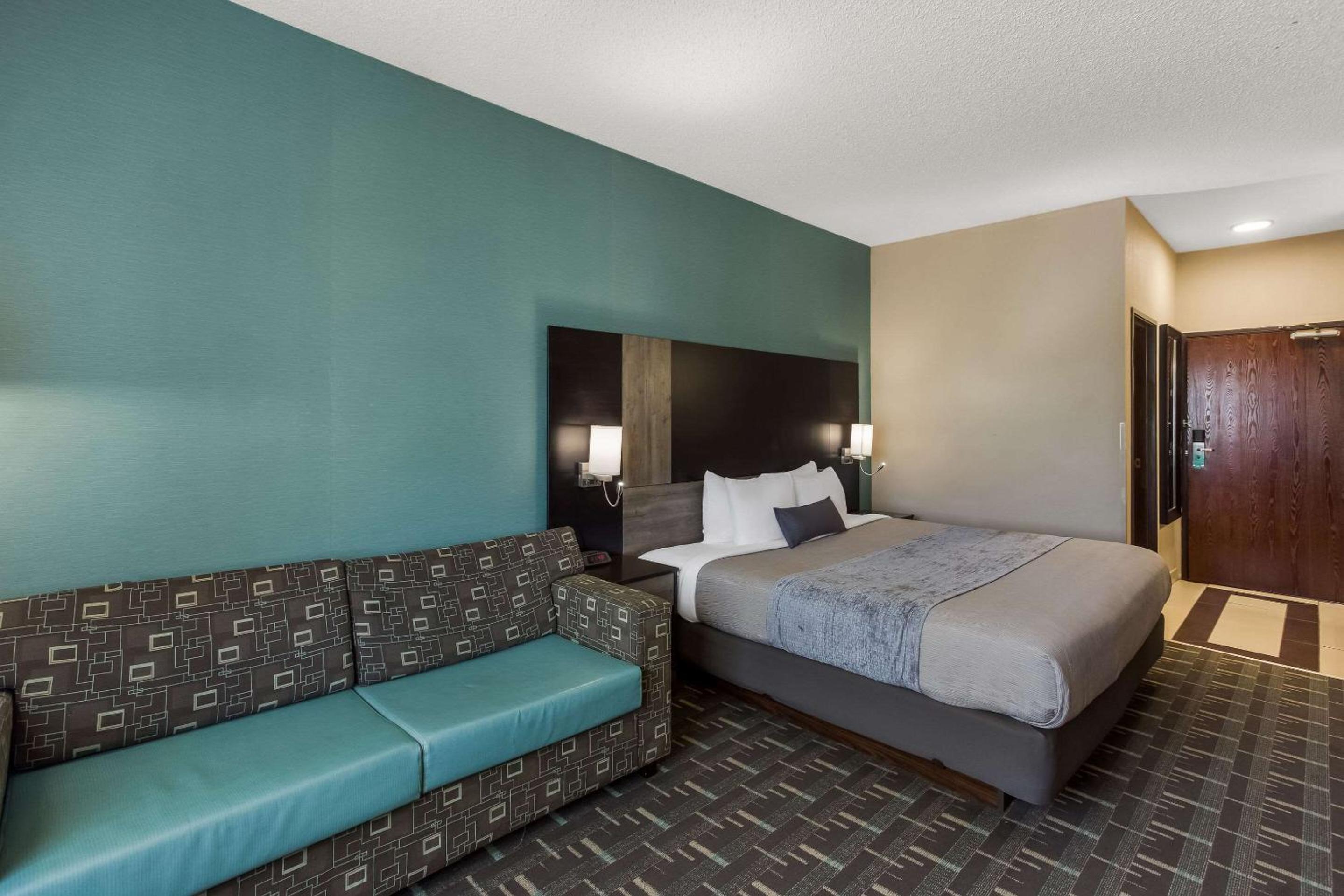 Galesburg Vacations - Quality Inn Galesburg near US Highway 34 and I-74 - Property Image 6