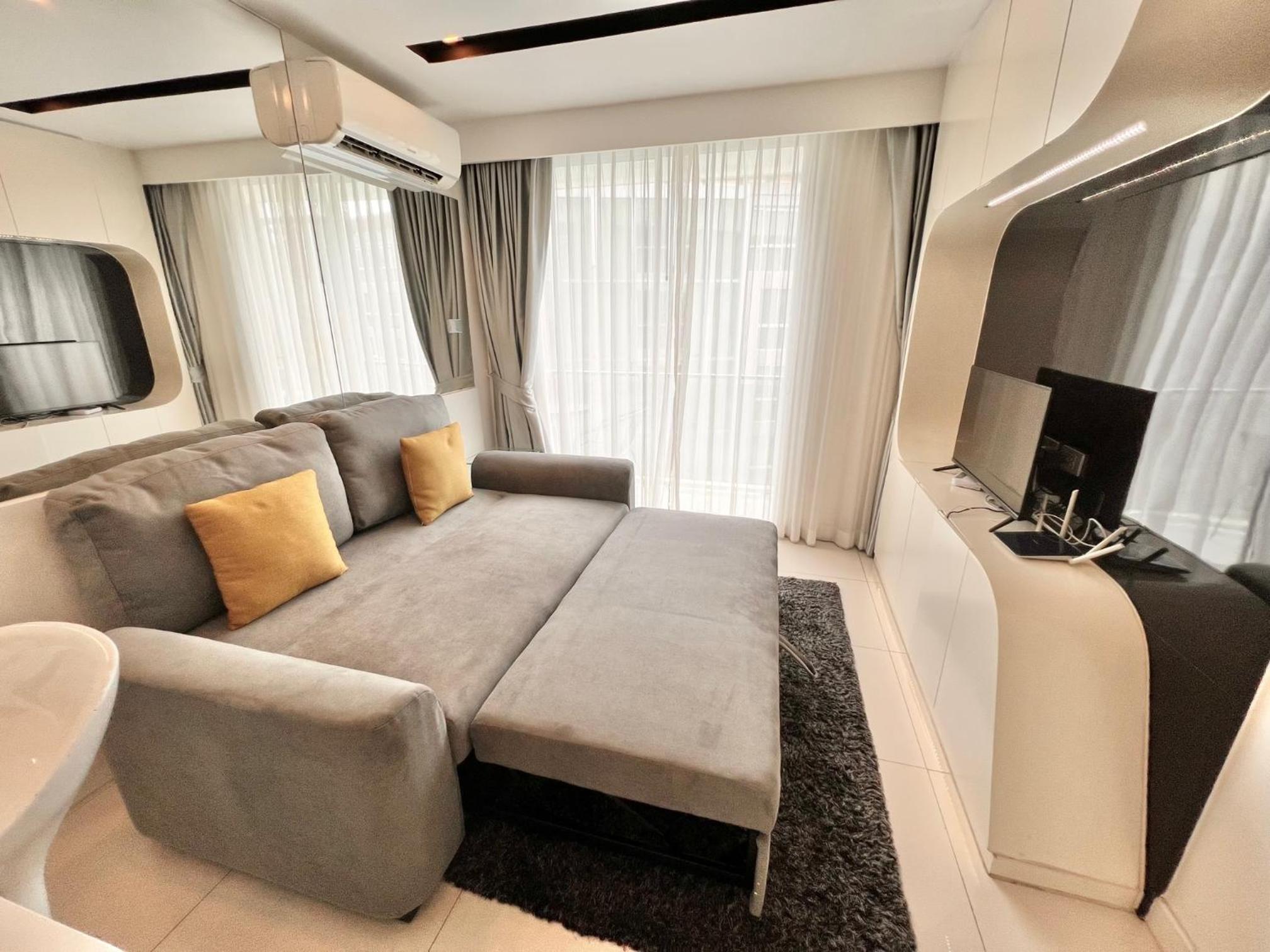 INNER CIRCLE 1 Bed In City Center Residence