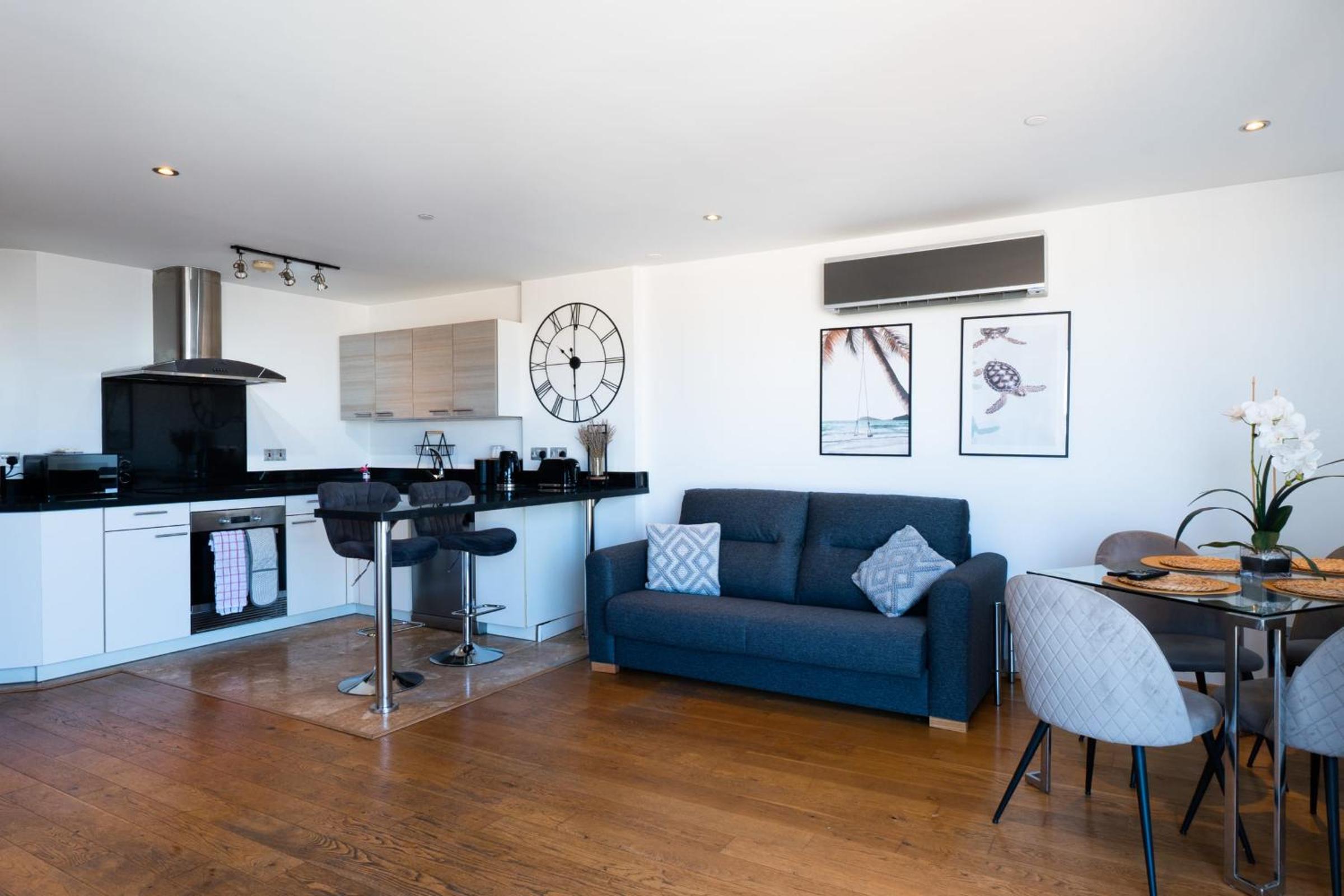 Ocean Village Suite-Hosted by Sweetstay