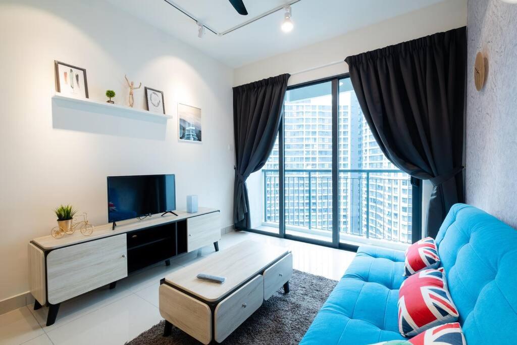 New Source KL Homestay, KLCC & MITEC 15Mins, (6-10 Pax)
