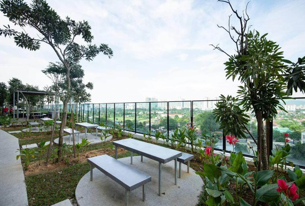 New Source KL Homestay, KLCC & MITEC 15Mins, (6-10 Pax)
