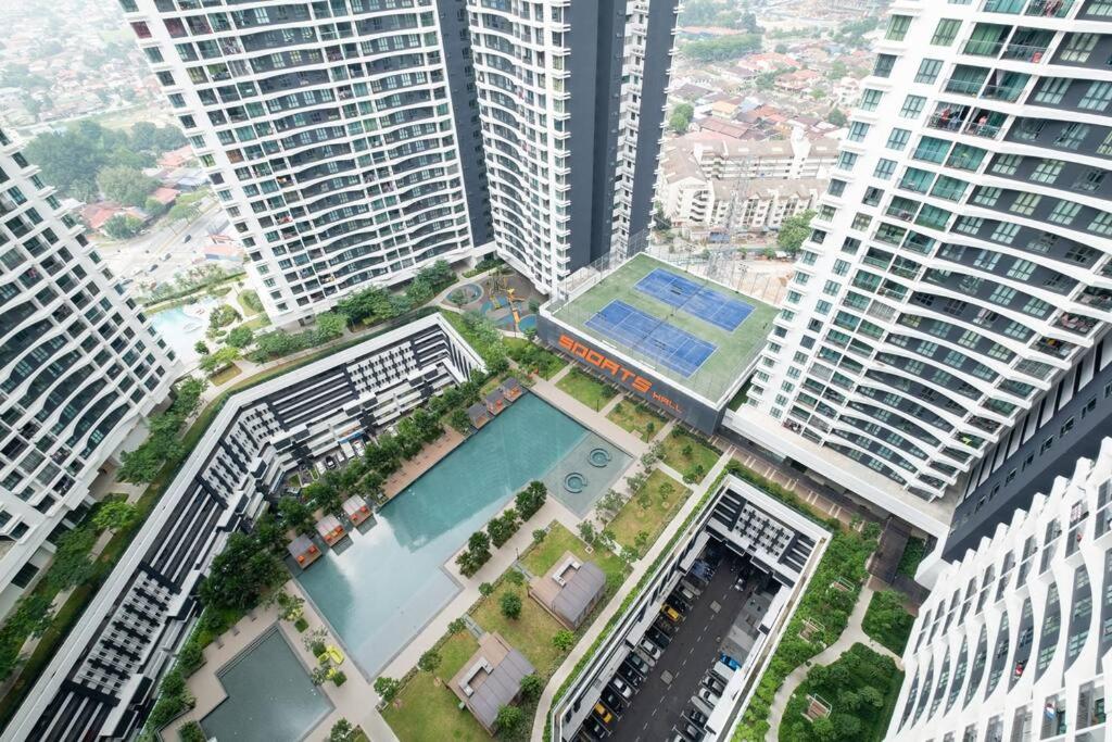 New Source KL Homestay, KLCC & MITEC 15Mins, (6-10 Pax)
