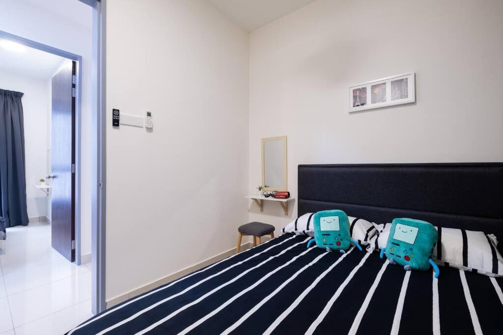 New Source KL Homestay, KLCC & MITEC 15Mins, (6-10 Pax)