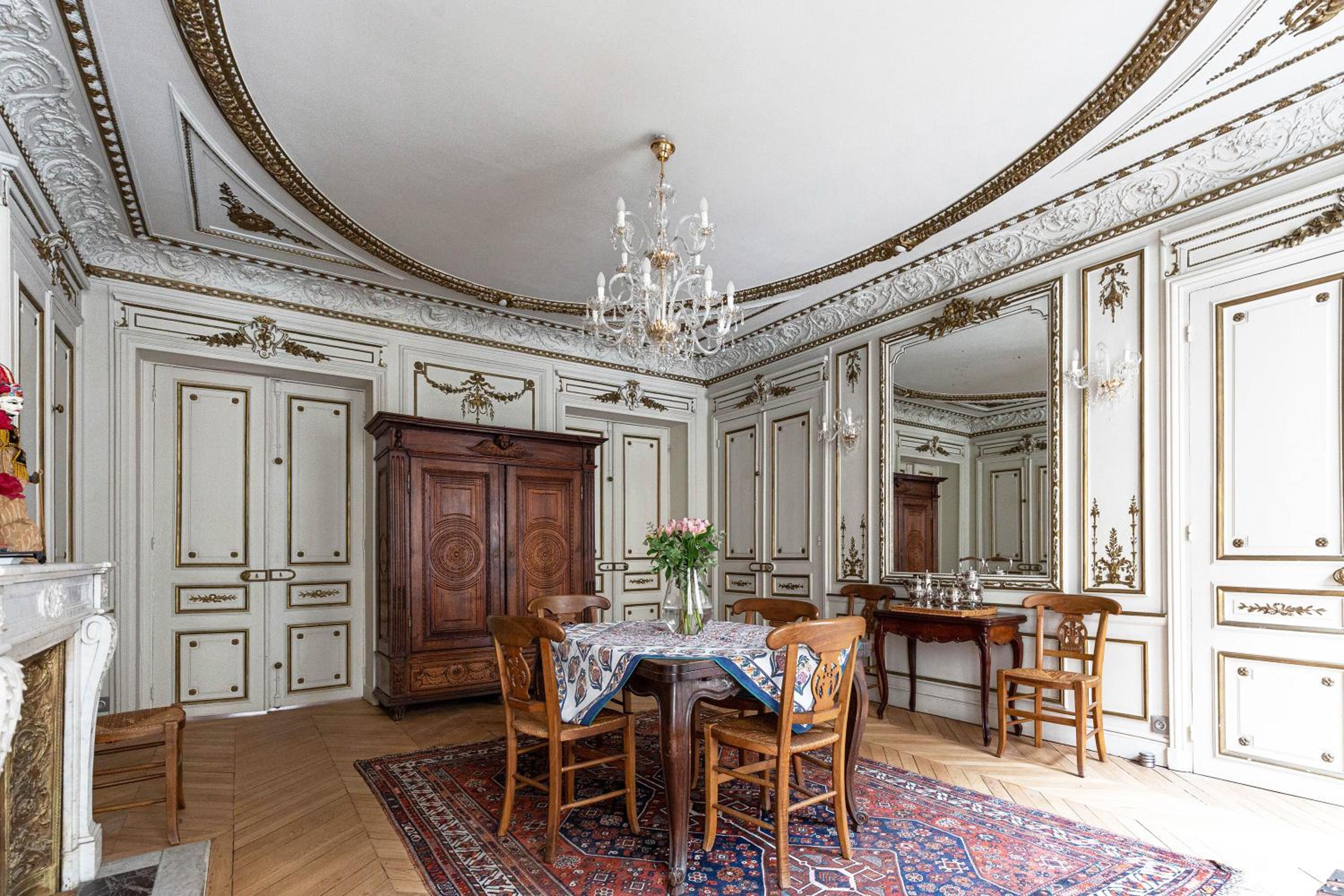 Veeve - Classical Features in the 9th