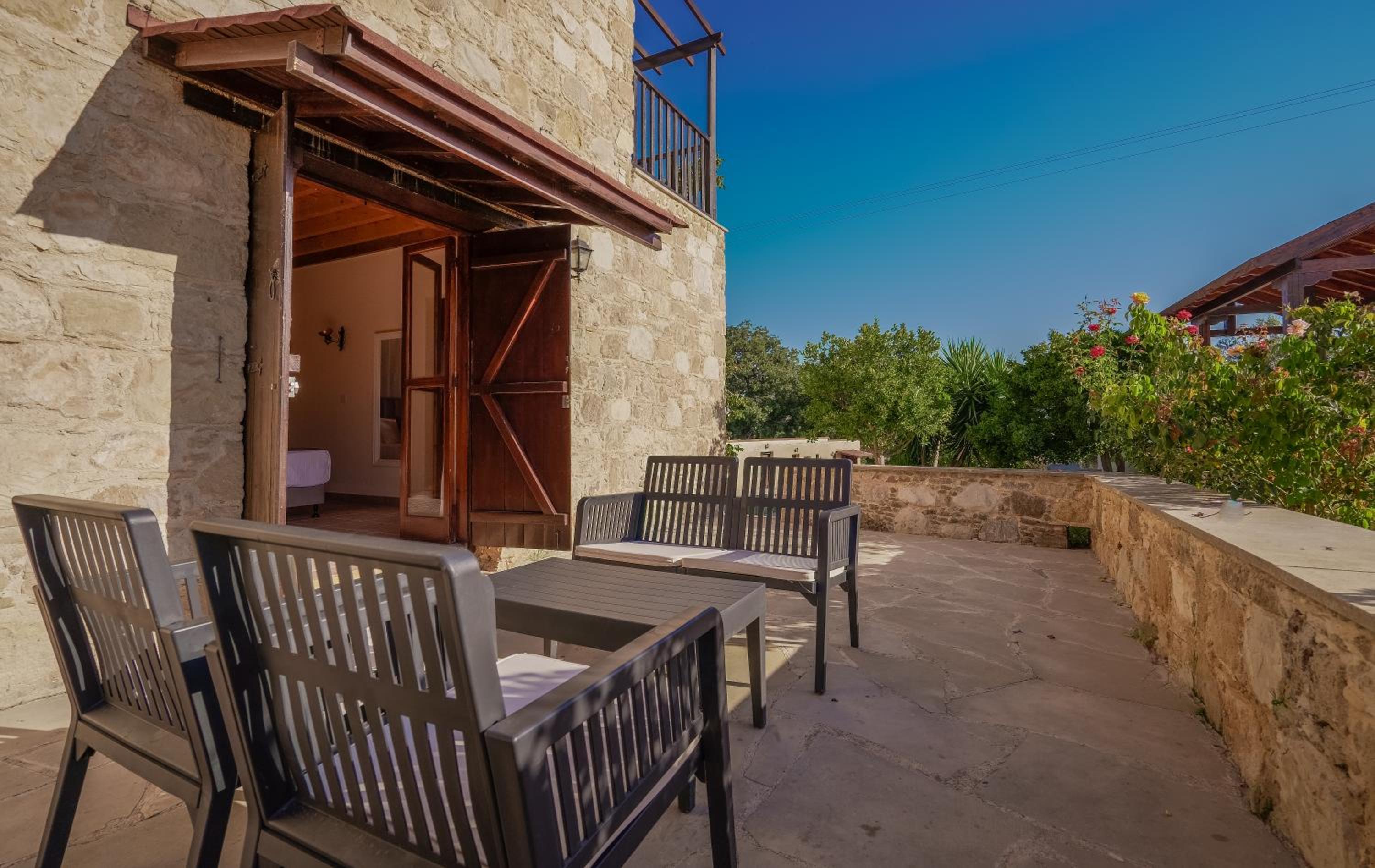 Phaedrus Living: Amarakos Villa
