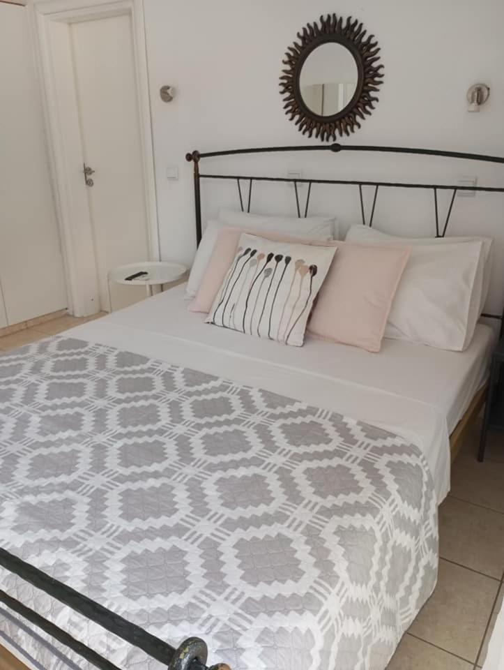 Olga Studios Apartment