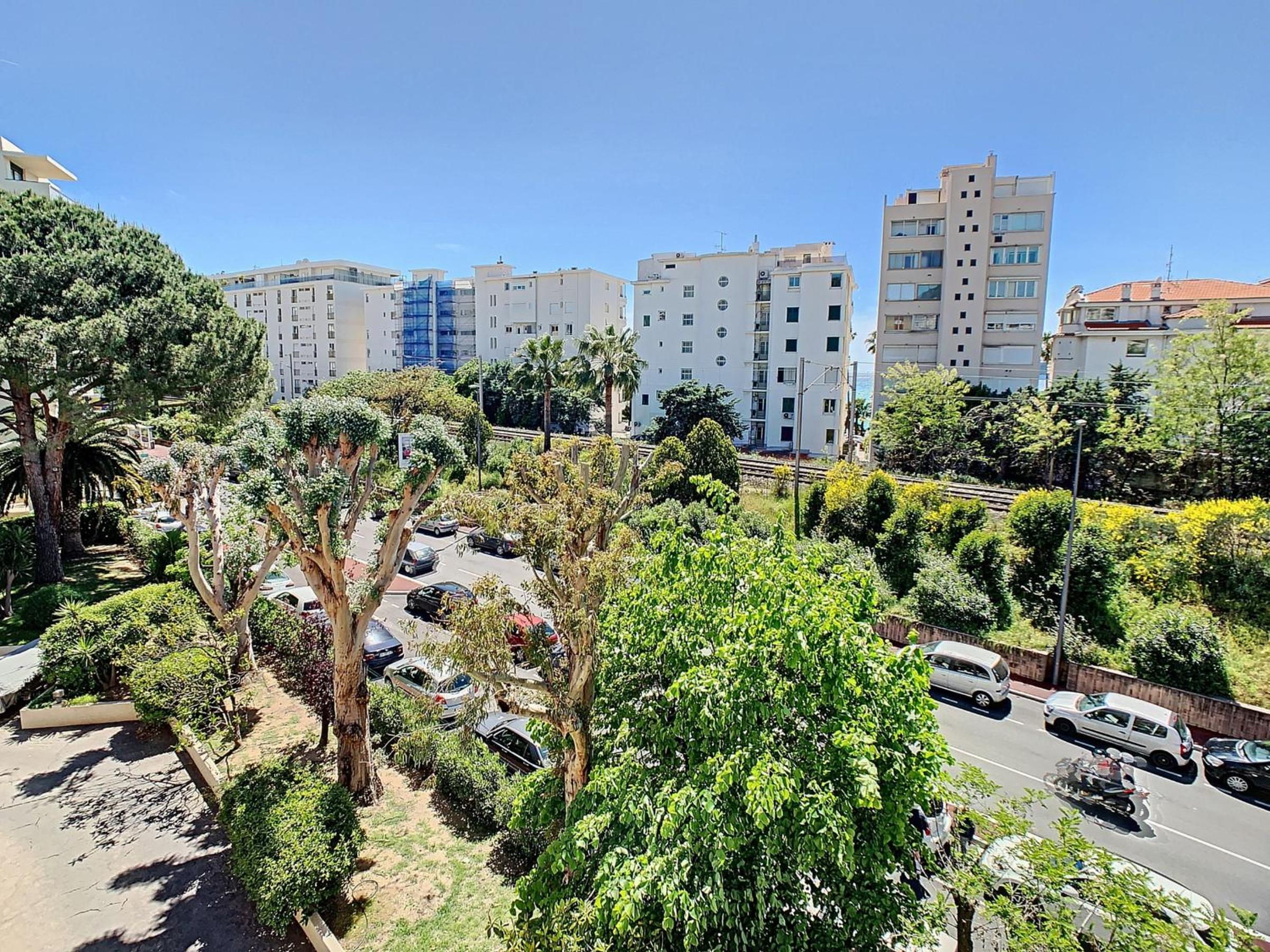 Appartement Cannes, 3 pièces, 4 personnes - FR-1-470-33 photo 2