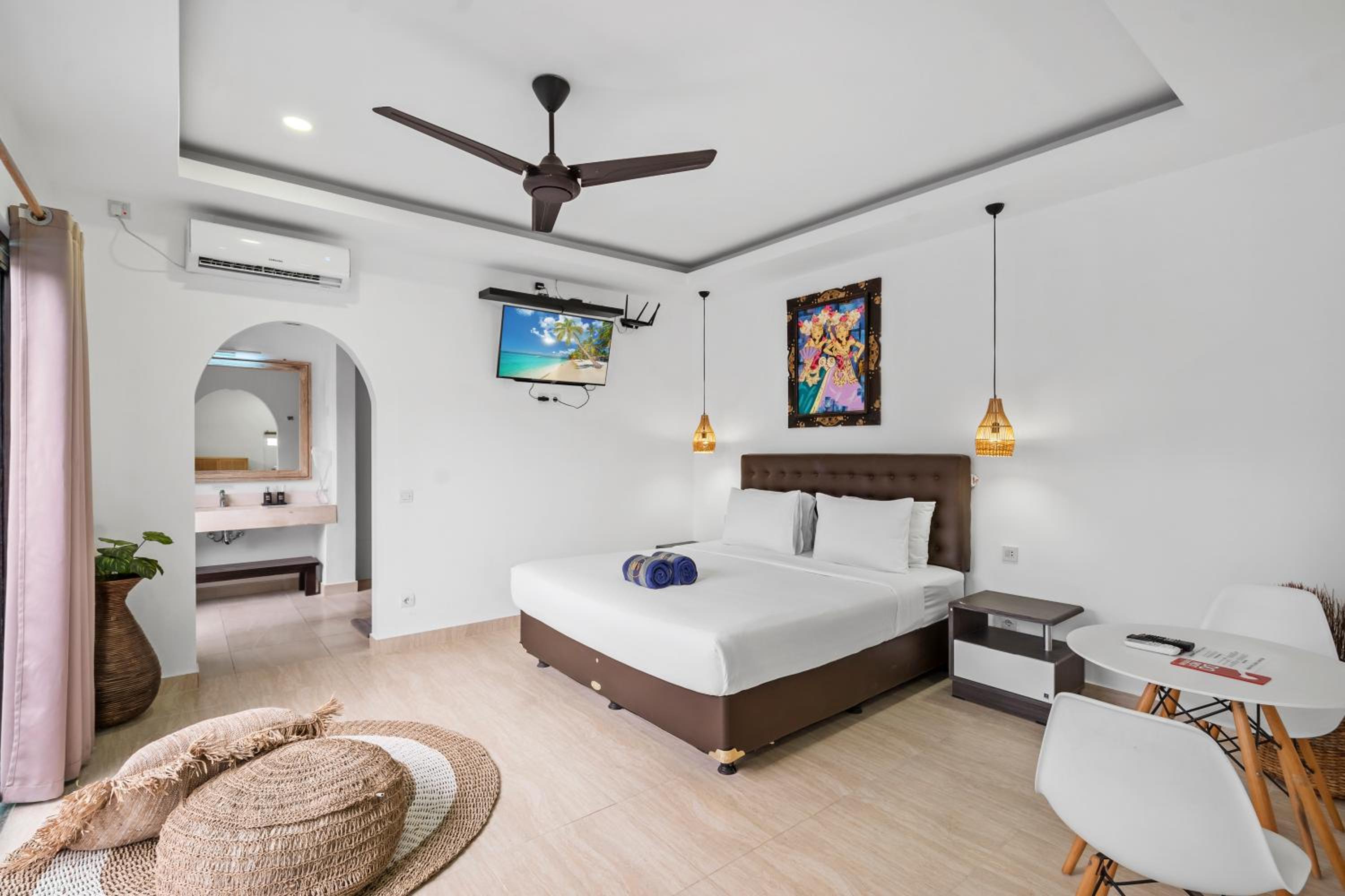 Sun n Surf Villas
