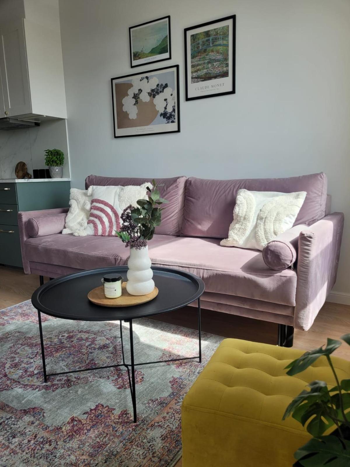 Komfortowy apartament z balkonem i parkingiem