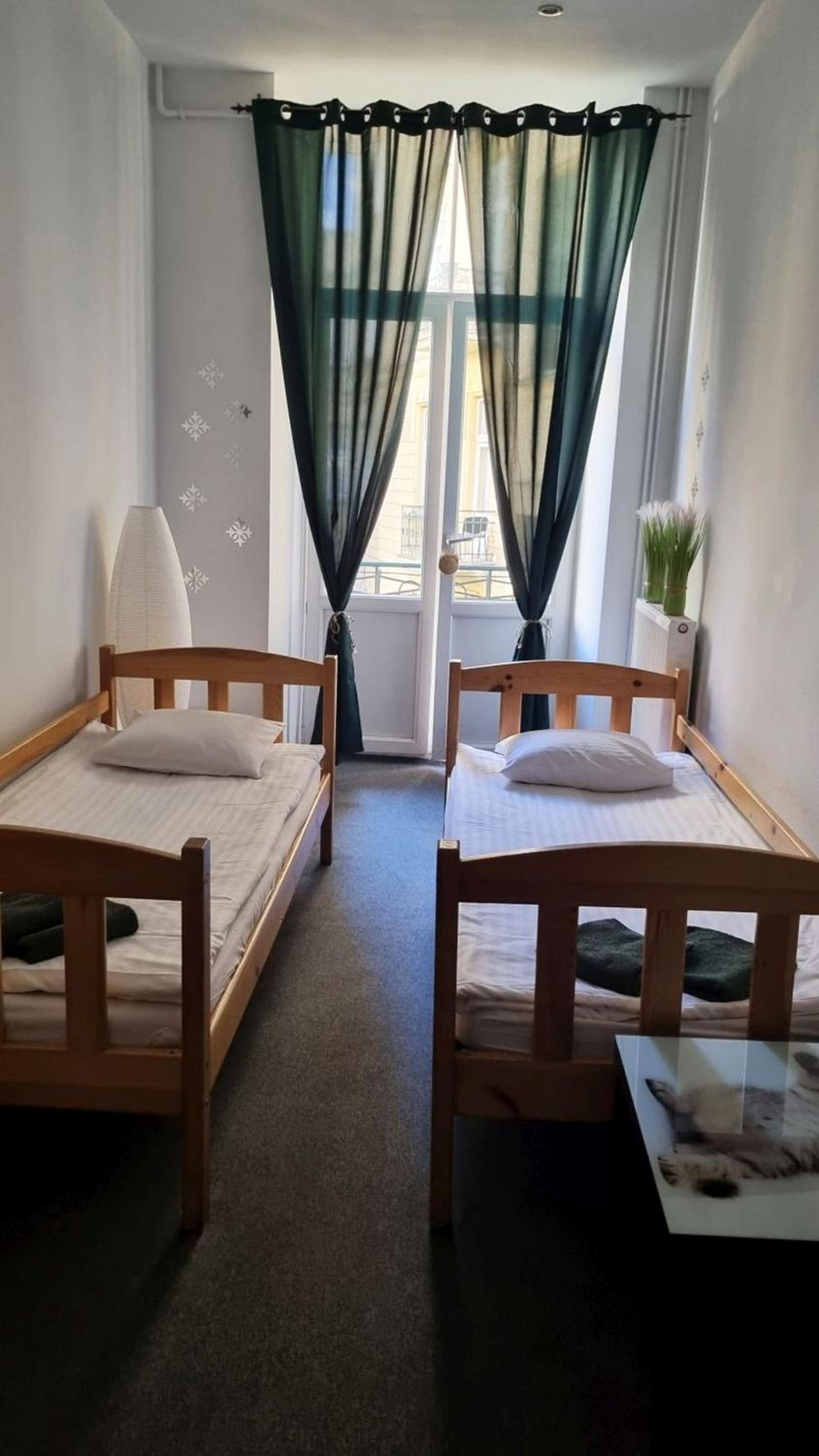 Green Cat Rooms